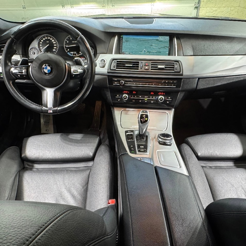 BMW 528i Touring xDrive Steptronic-image-8