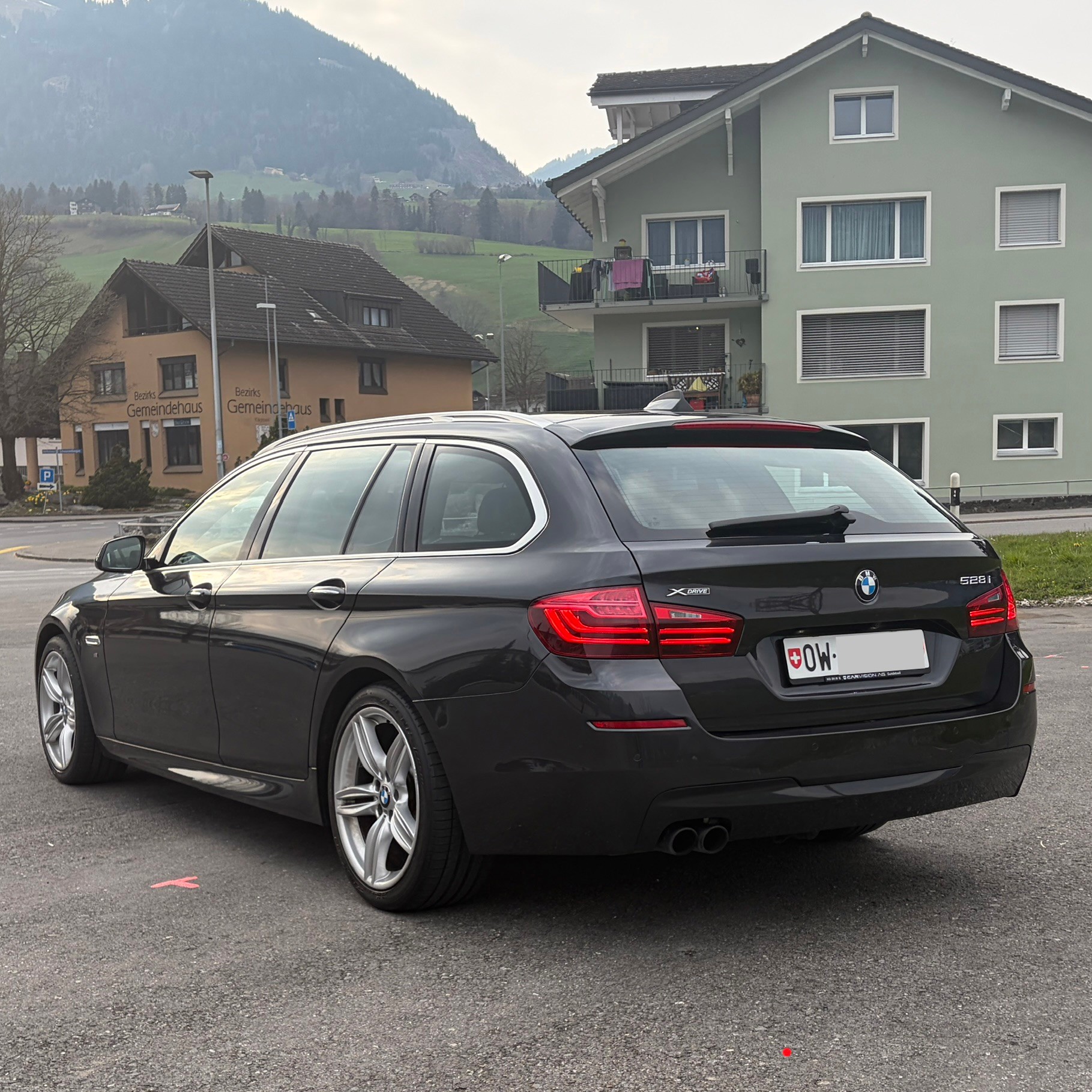 BMW 528i Touring xDrive Steptronic-image-3