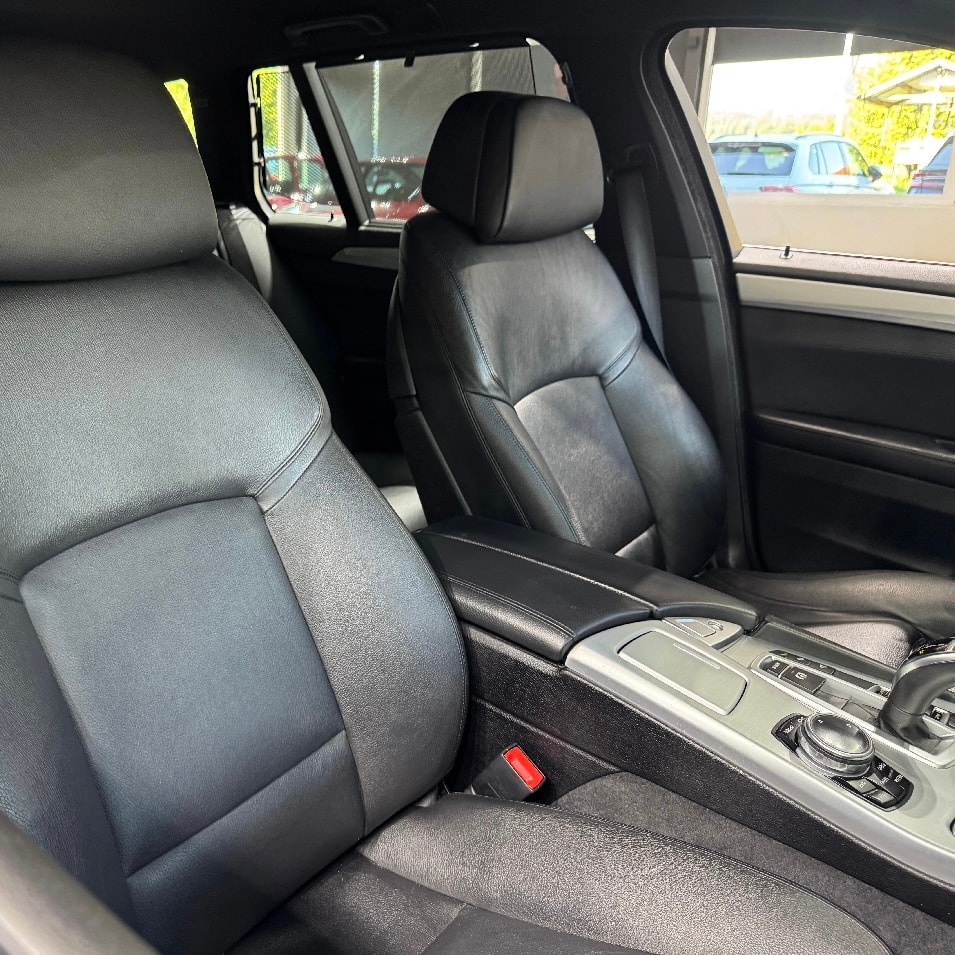 BMW 528i Touring xDrive Steptronic-image-10