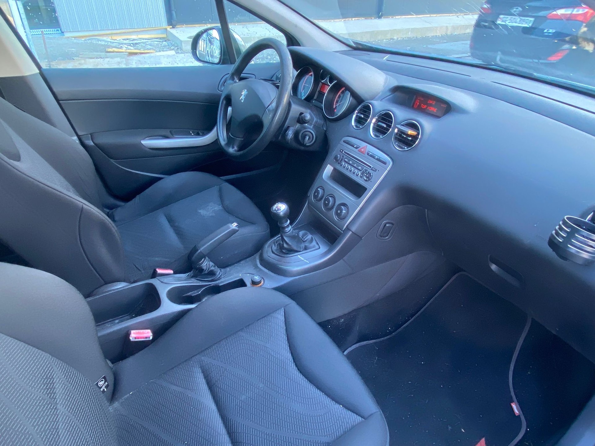 PEUGEOT 308 SW 1.6 HDI Trendy-image-9