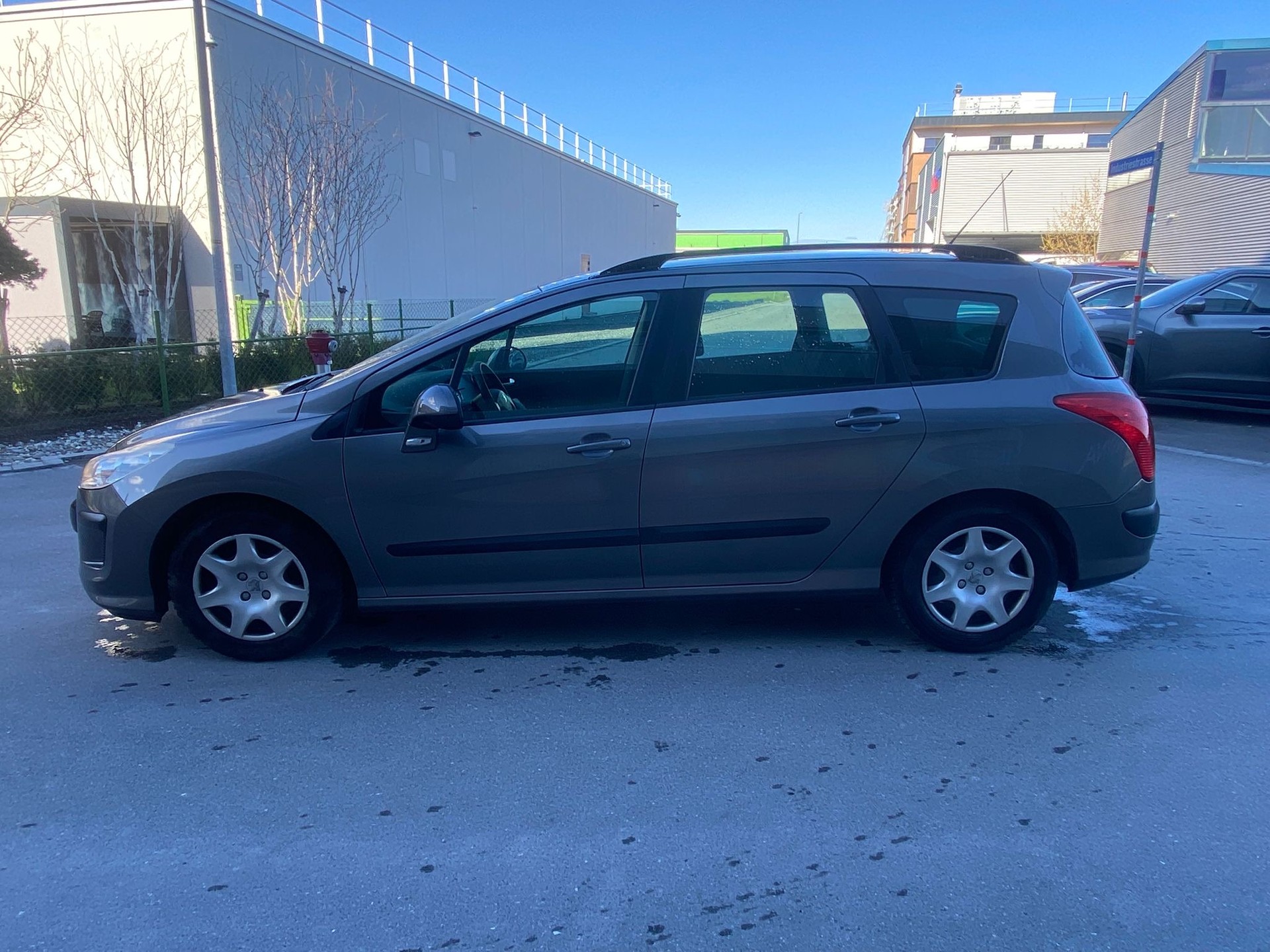 PEUGEOT 308 SW 1.6 HDI Trendy-image-6