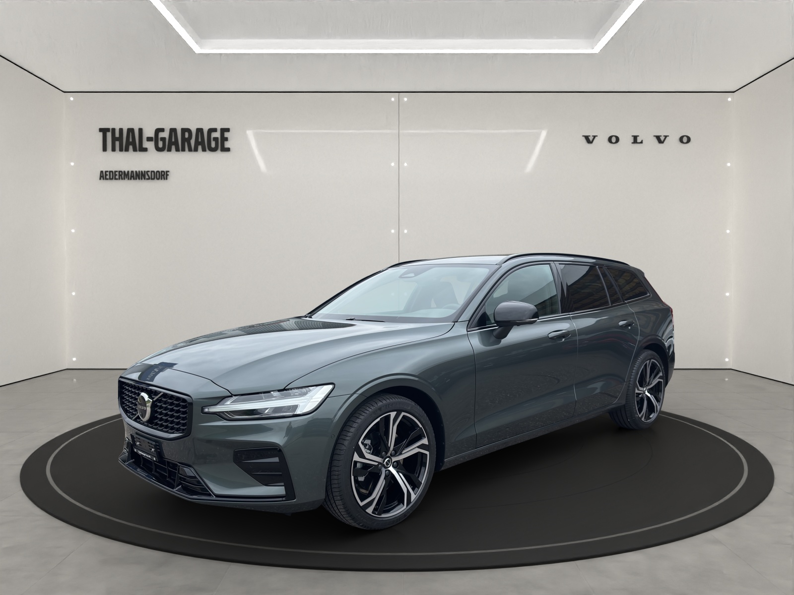 VOLVO V60 2.0 B4 Plus Dark-image-0