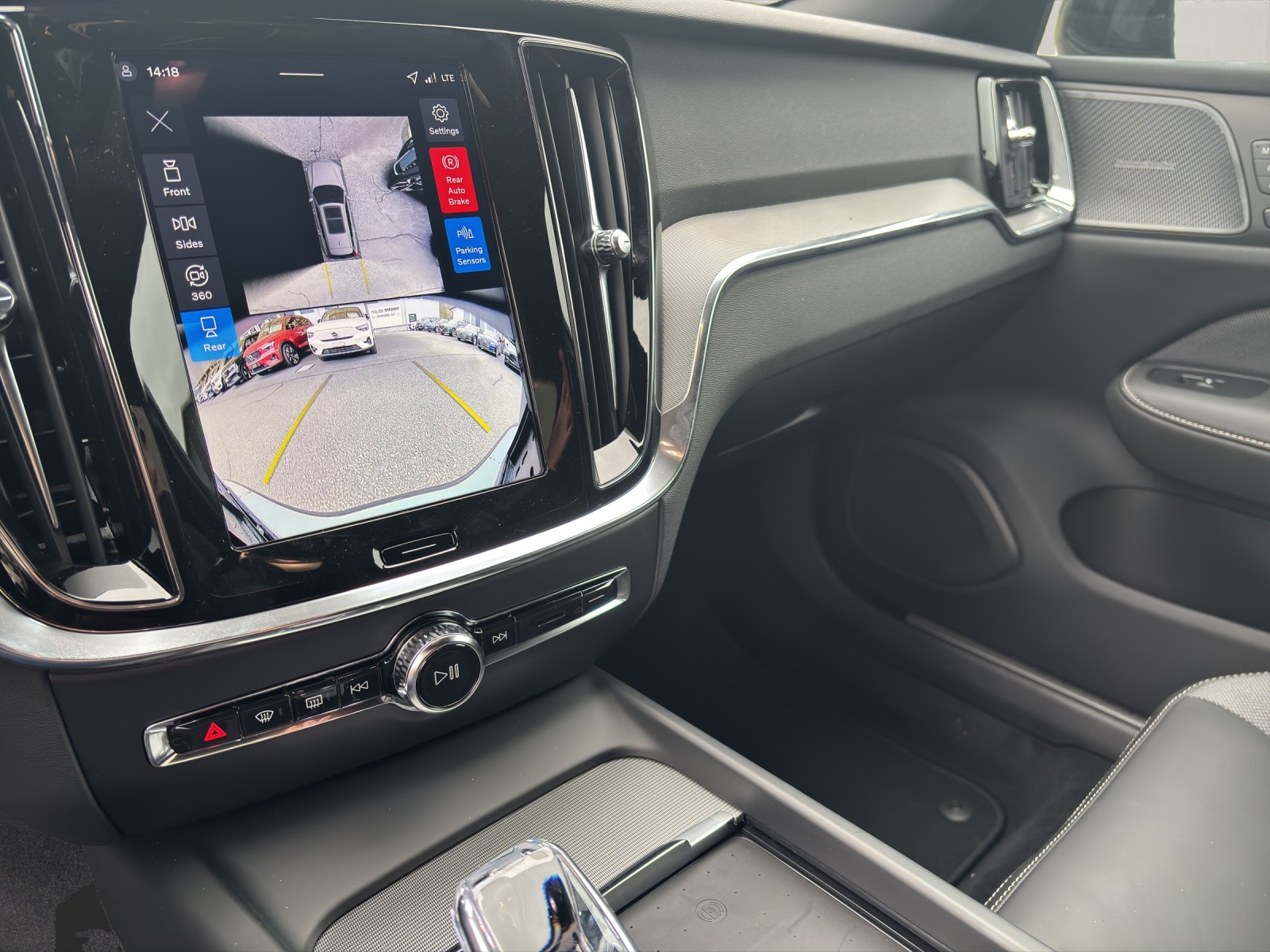 VOLVO V60 2.0 B4 Plus Dark-image-7