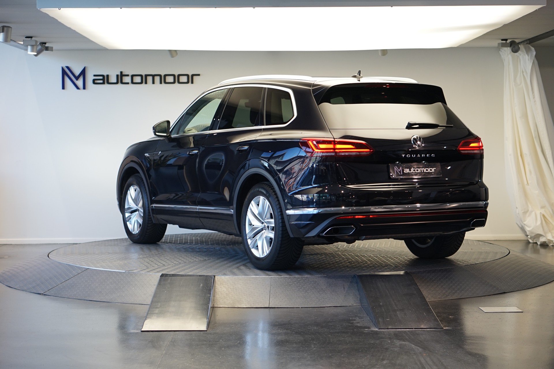 VW Touareg 3.0 TDI Atmosphere Tiptronic-image-6