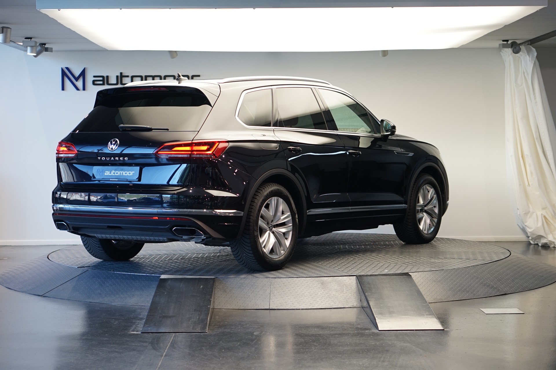 VW Touareg 3.0 TDI Atmosphere Tiptronic-image-4