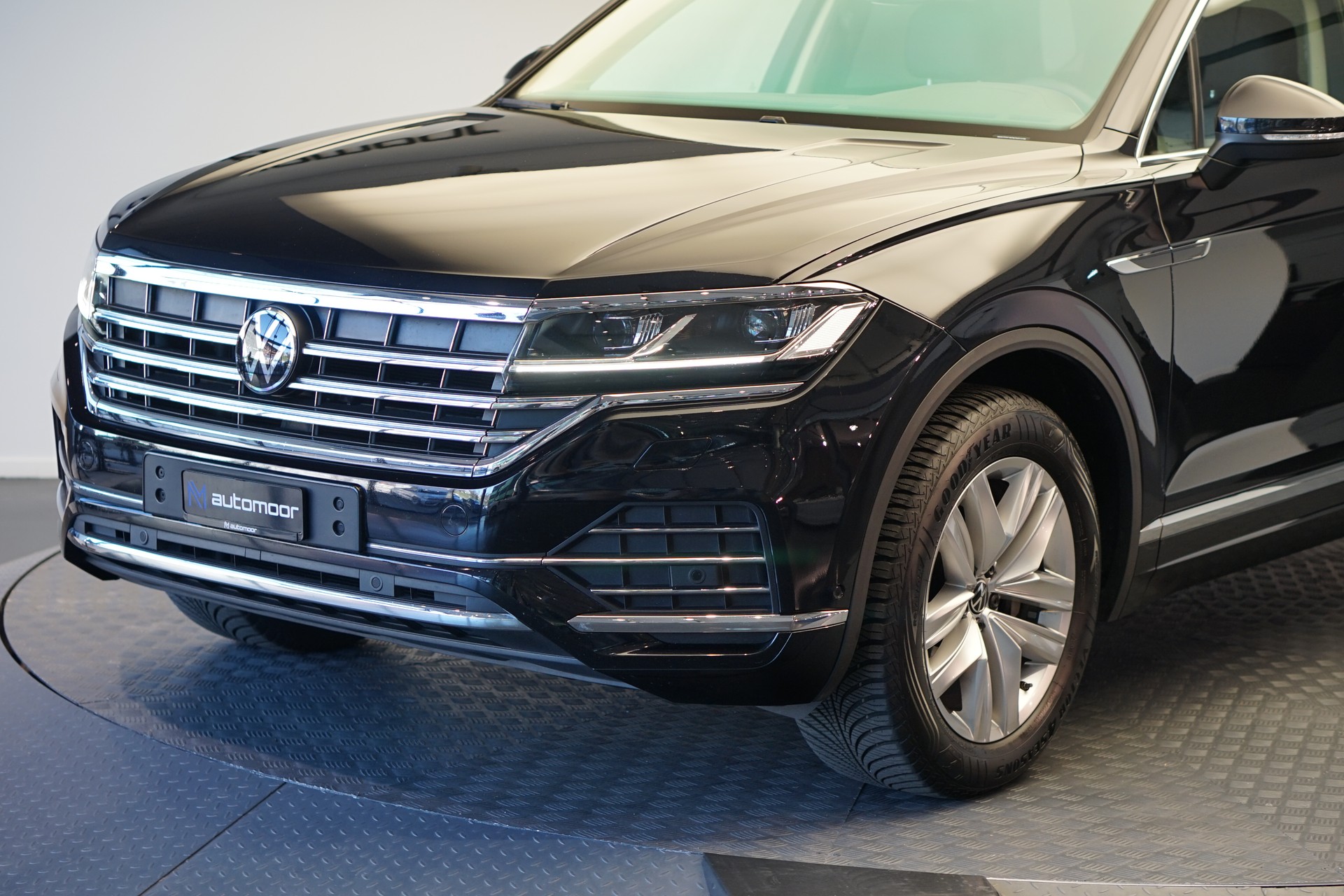 VW Touareg 3.0 TDI Atmosphere Tiptronic-image-35