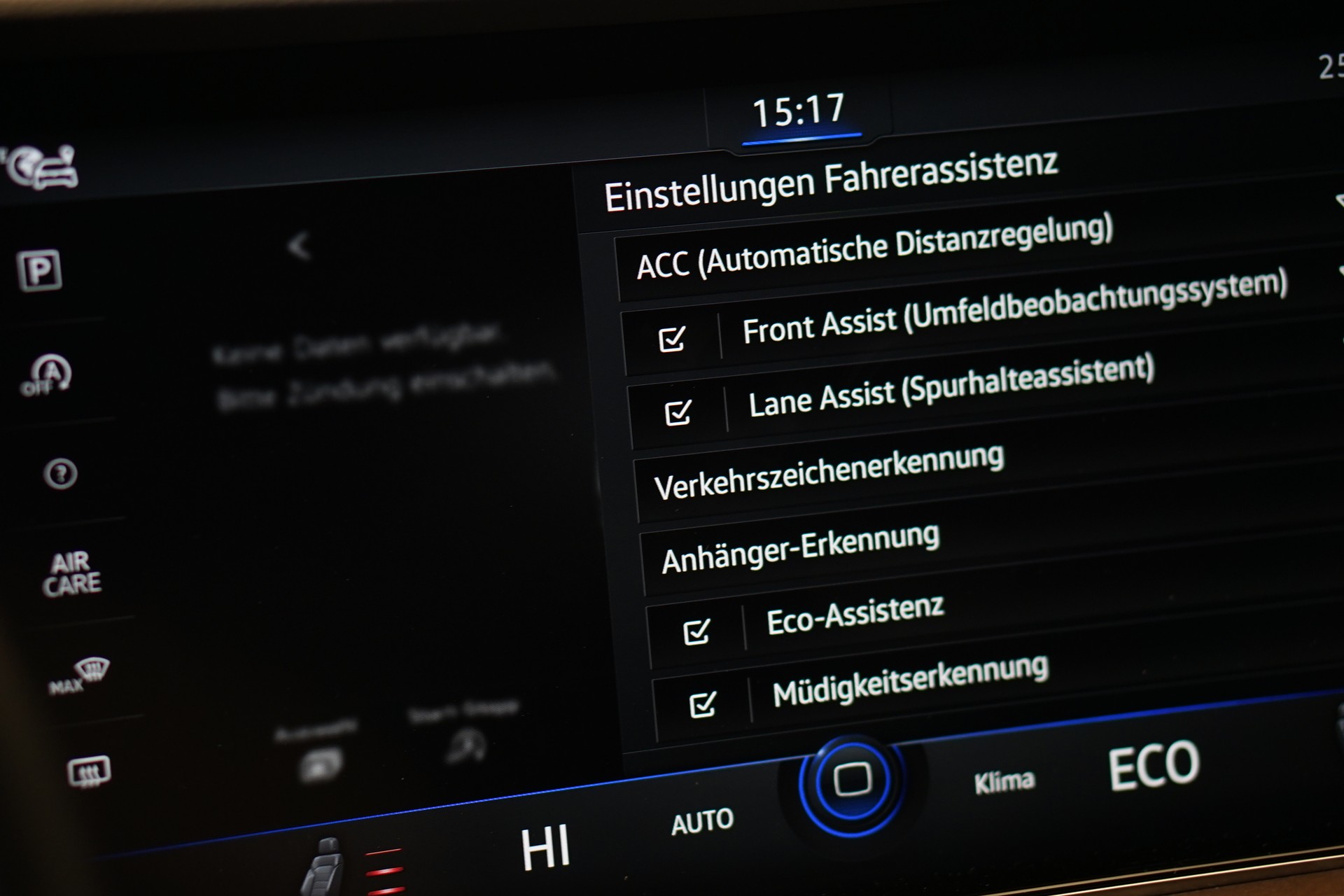 VW Touareg 3.0 TDI Atmosphere Tiptronic-image-21