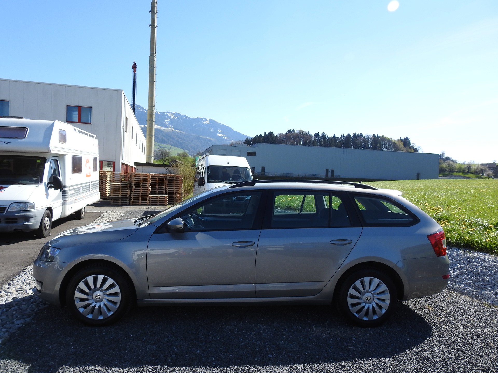 SKODA Octavia Combi 2.0 TDI Swiss Edition 4x4 DSG-image-3