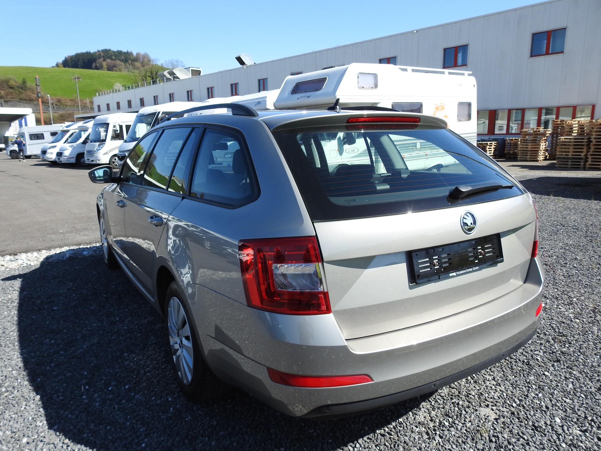 SKODA Octavia Combi 2.0 TDI Swiss Edition 4x4 DSG-image-4