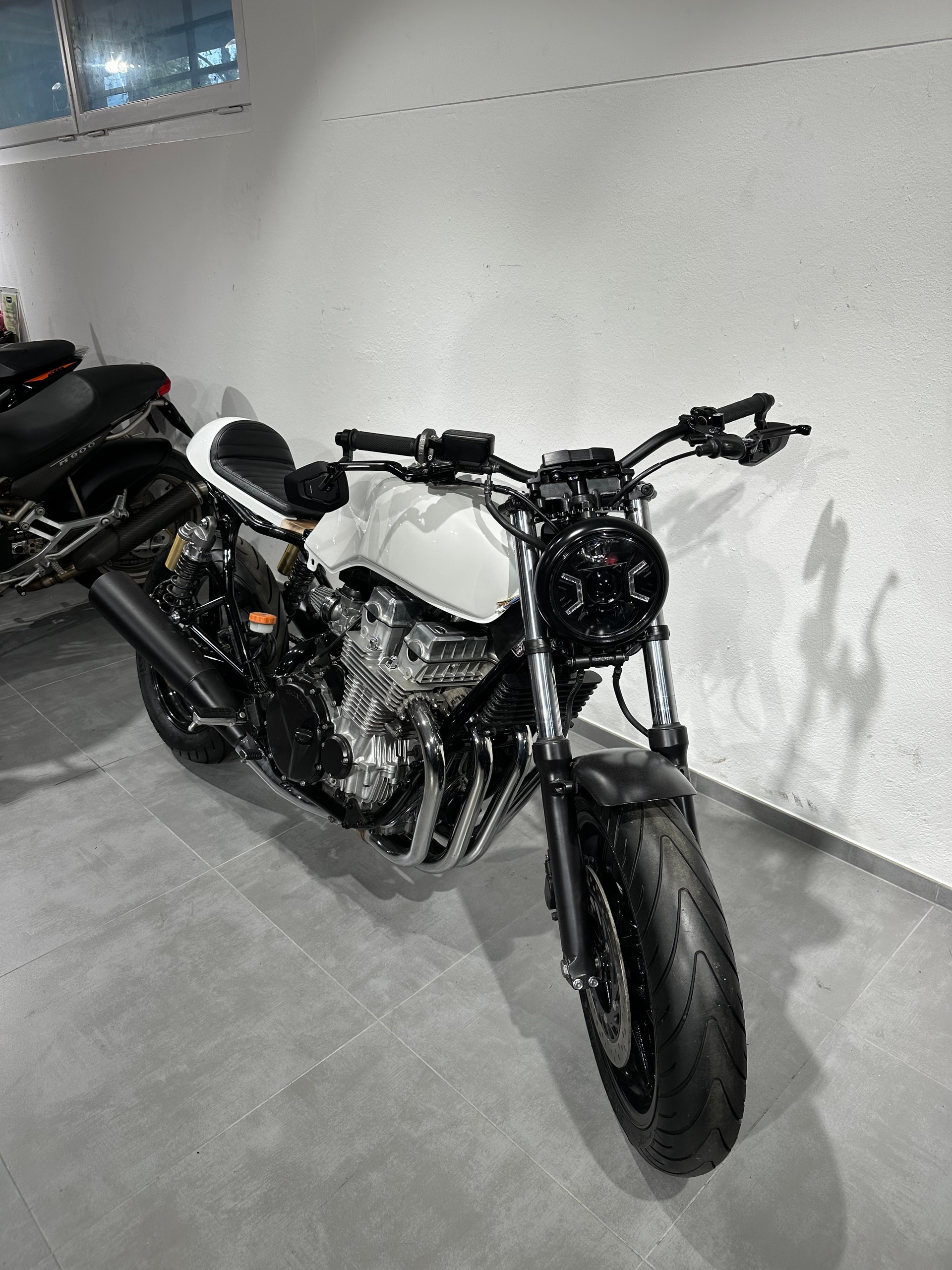 HONDA CB 750 F2 Seven Fifty-showroom-element-1