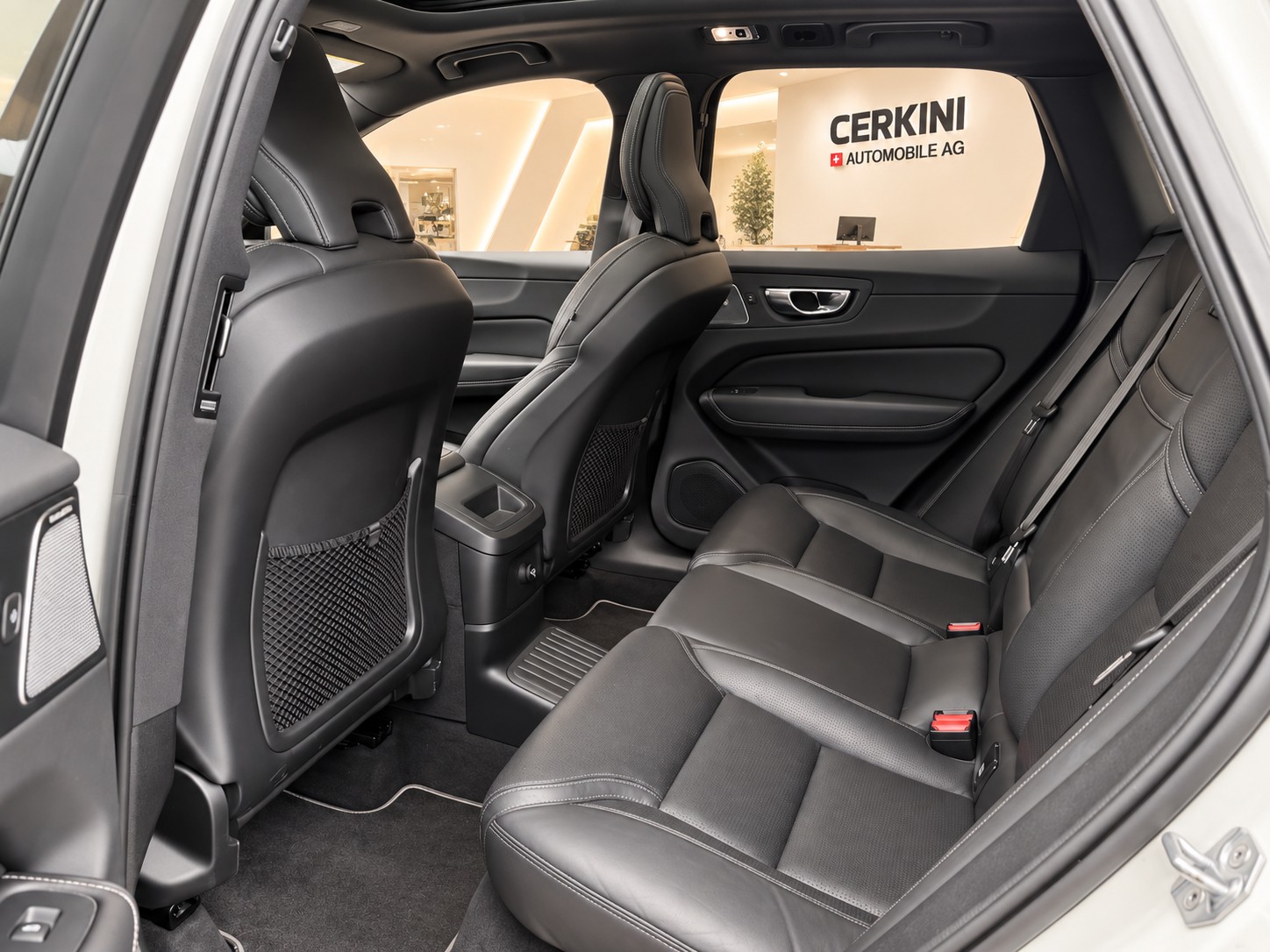 VOLVO T8 R-Design * Twin Engine * CH FHZ * Gratis Service * Luftfahrwerk-image-5