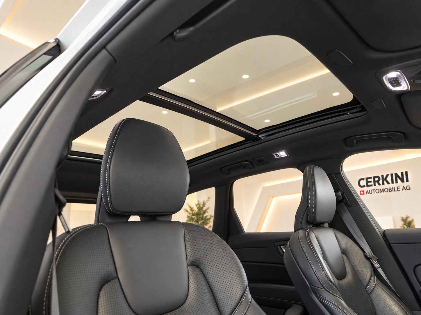 VOLVO T8 R-Design * Twin Engine * CH FHZ * Gratis Service * Luftfahrwerk-image-4