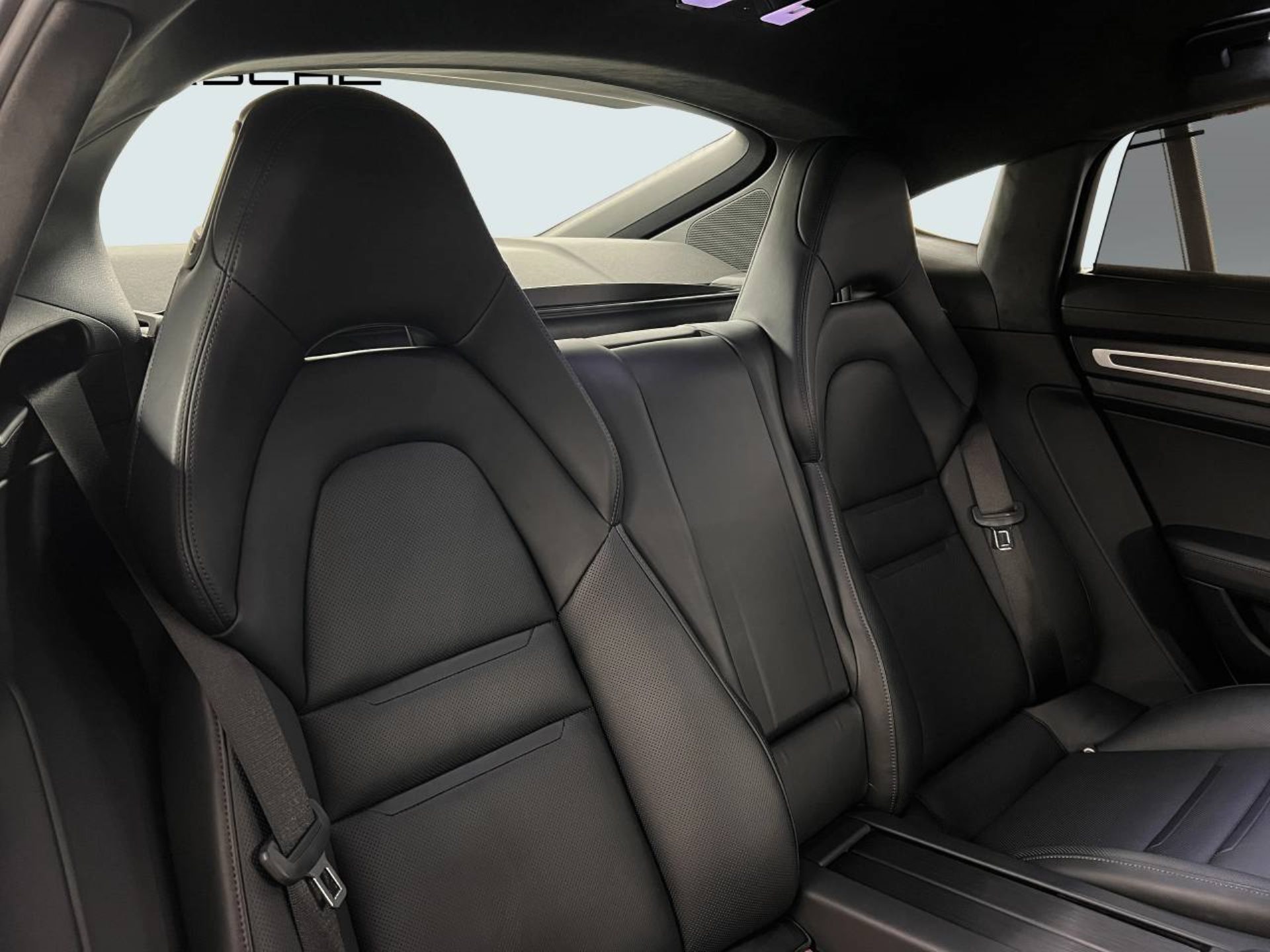 PORSCHE Panamera GTS-image-22
