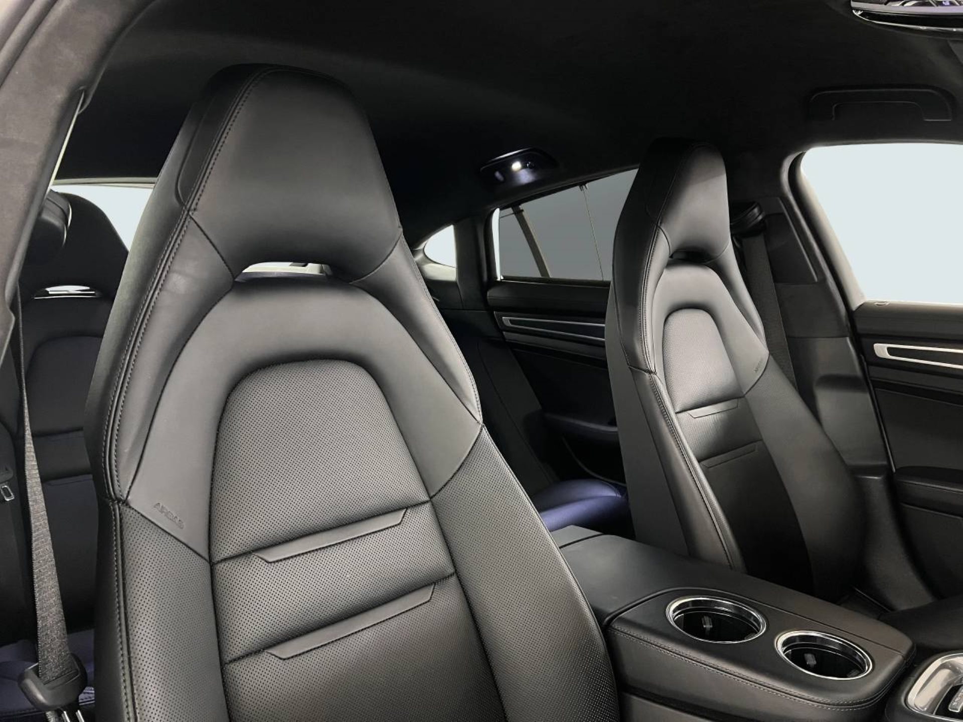 PORSCHE Panamera GTS-image-19