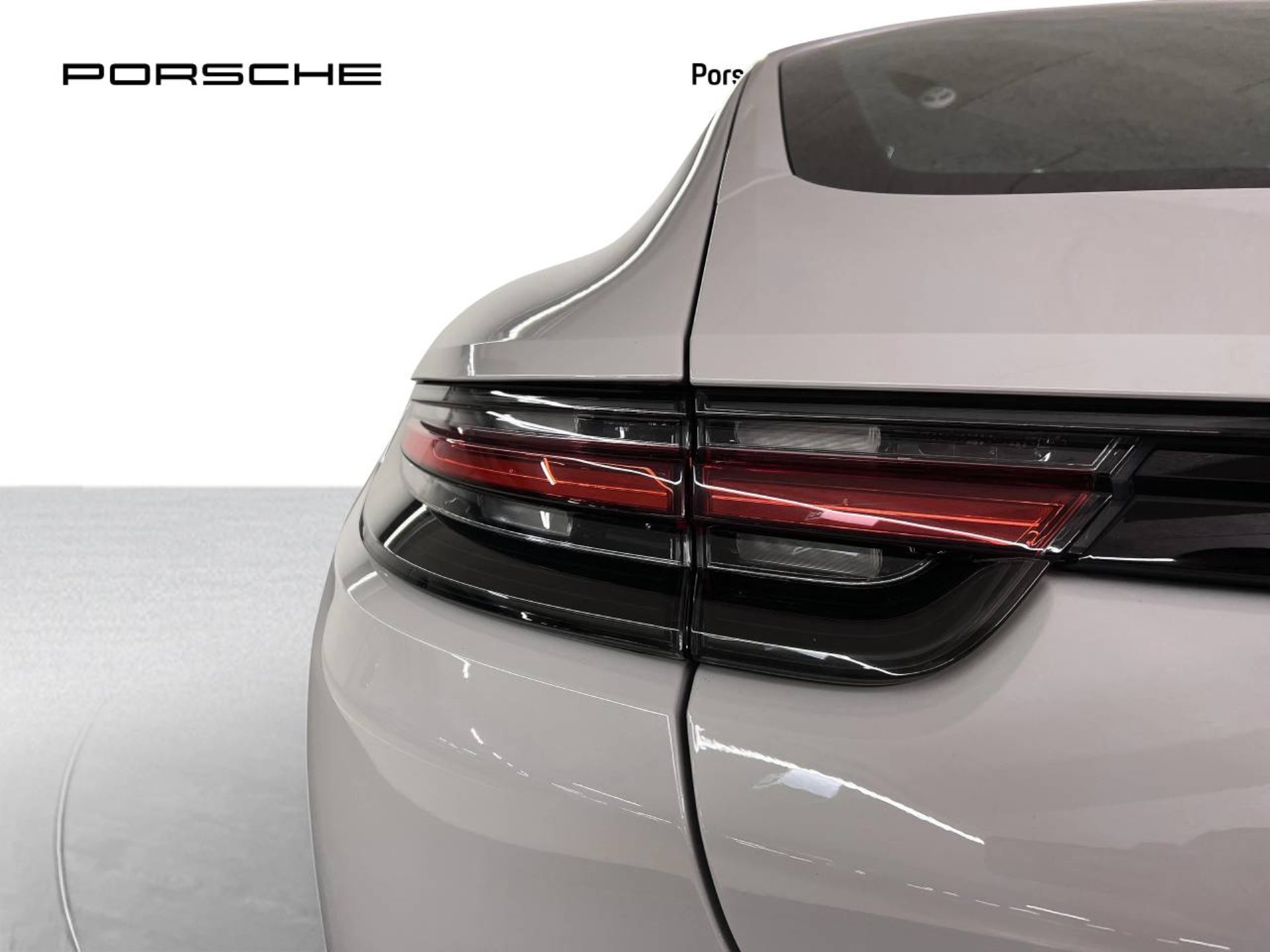 PORSCHE Panamera GTS-image-12