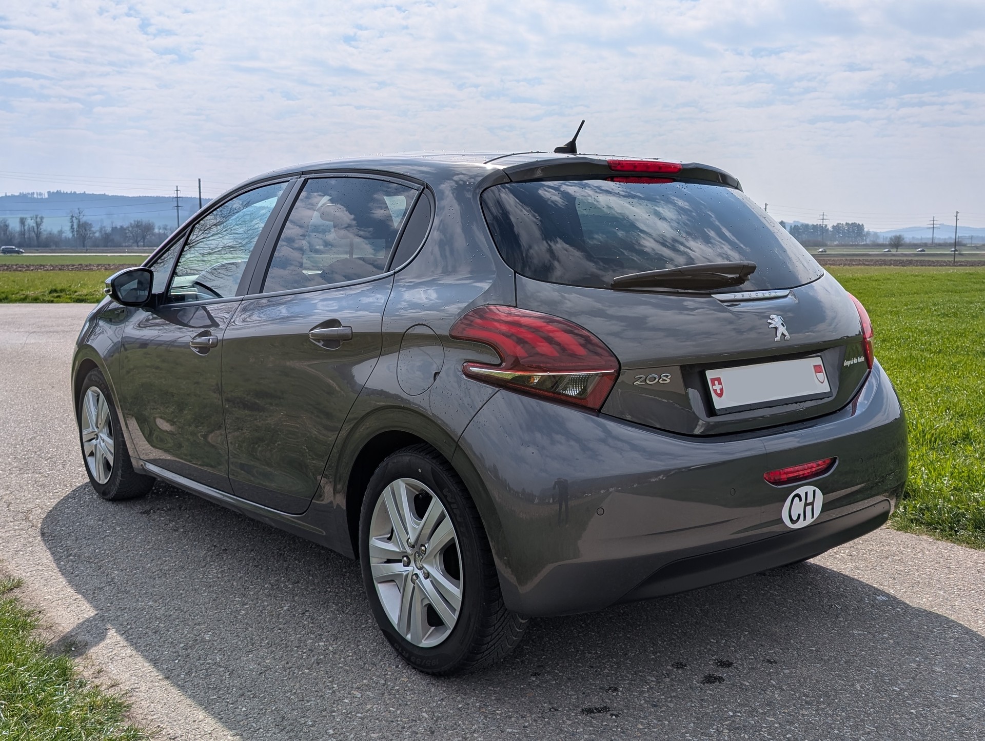 PEUGEOT 1.2 PureTech Signature S/S-image-2