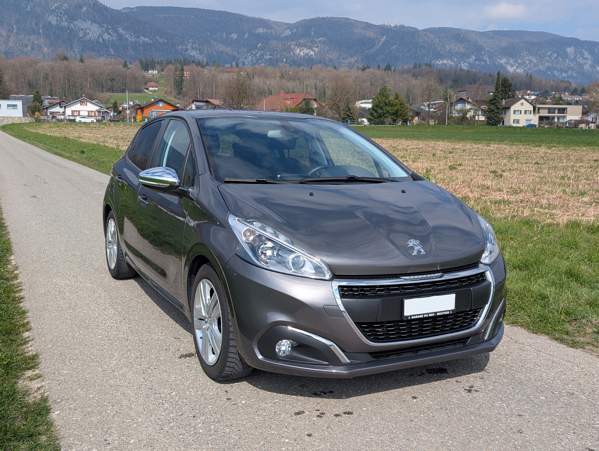 PEUGEOT 1.2 PureTech Signature S/S-image-0