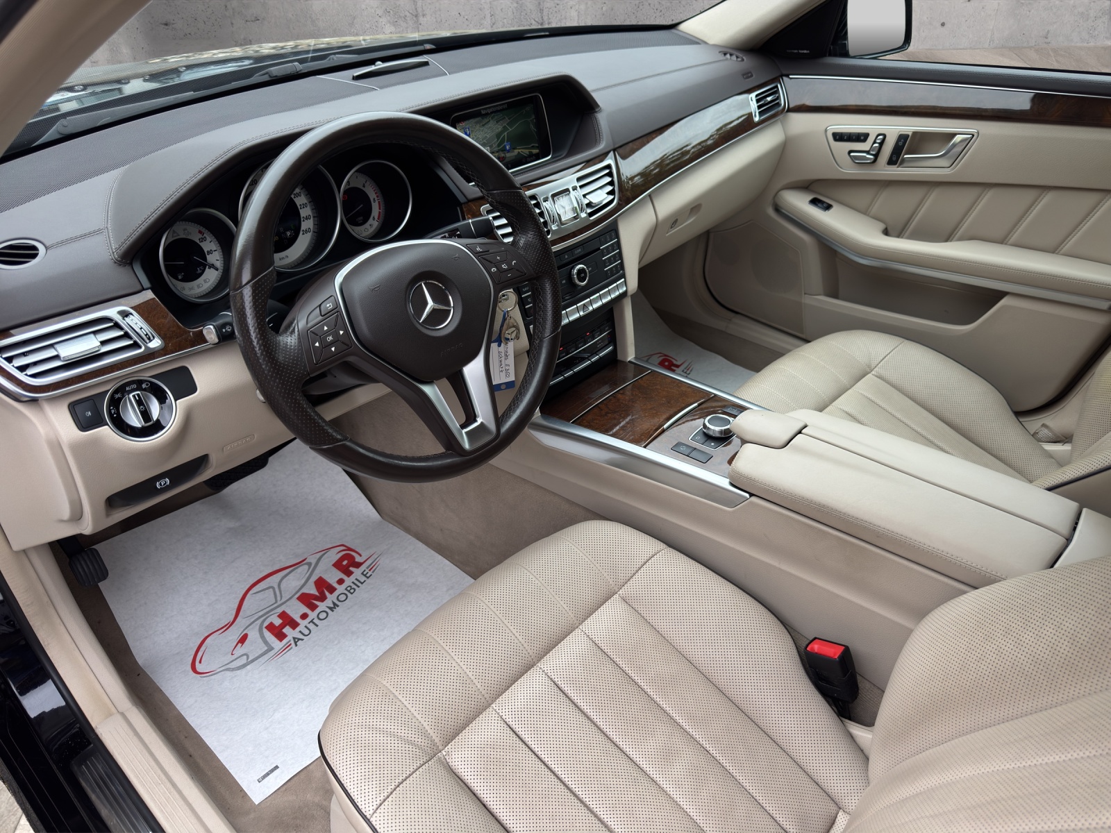 MERCEDES-BENZ E 350 BlueTEC 4Matic 7G-Tronic-image-8