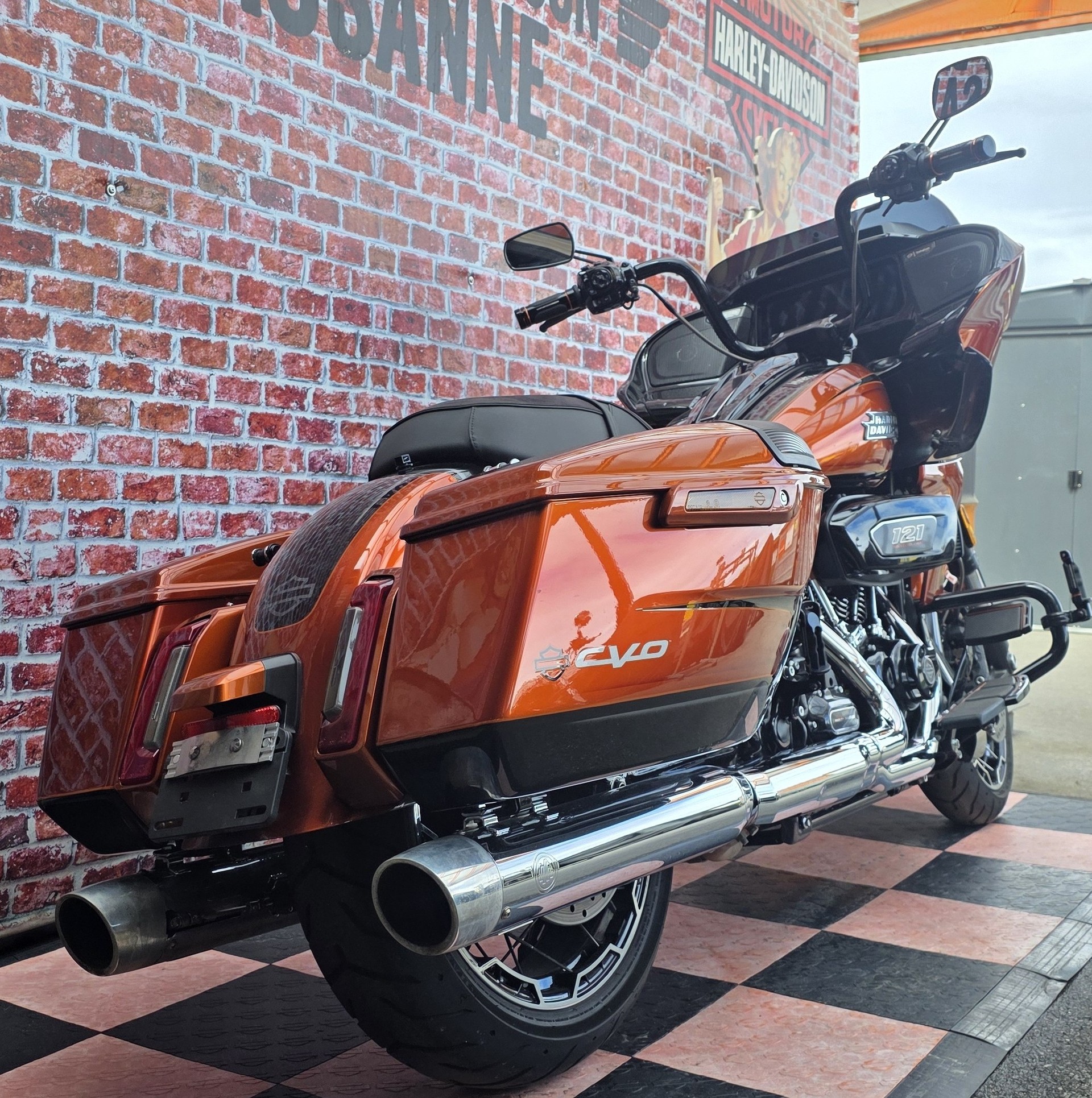 HARLEY-DAVIDSON FLTRXSE Road Glide 121 CVO-showroom-element-3