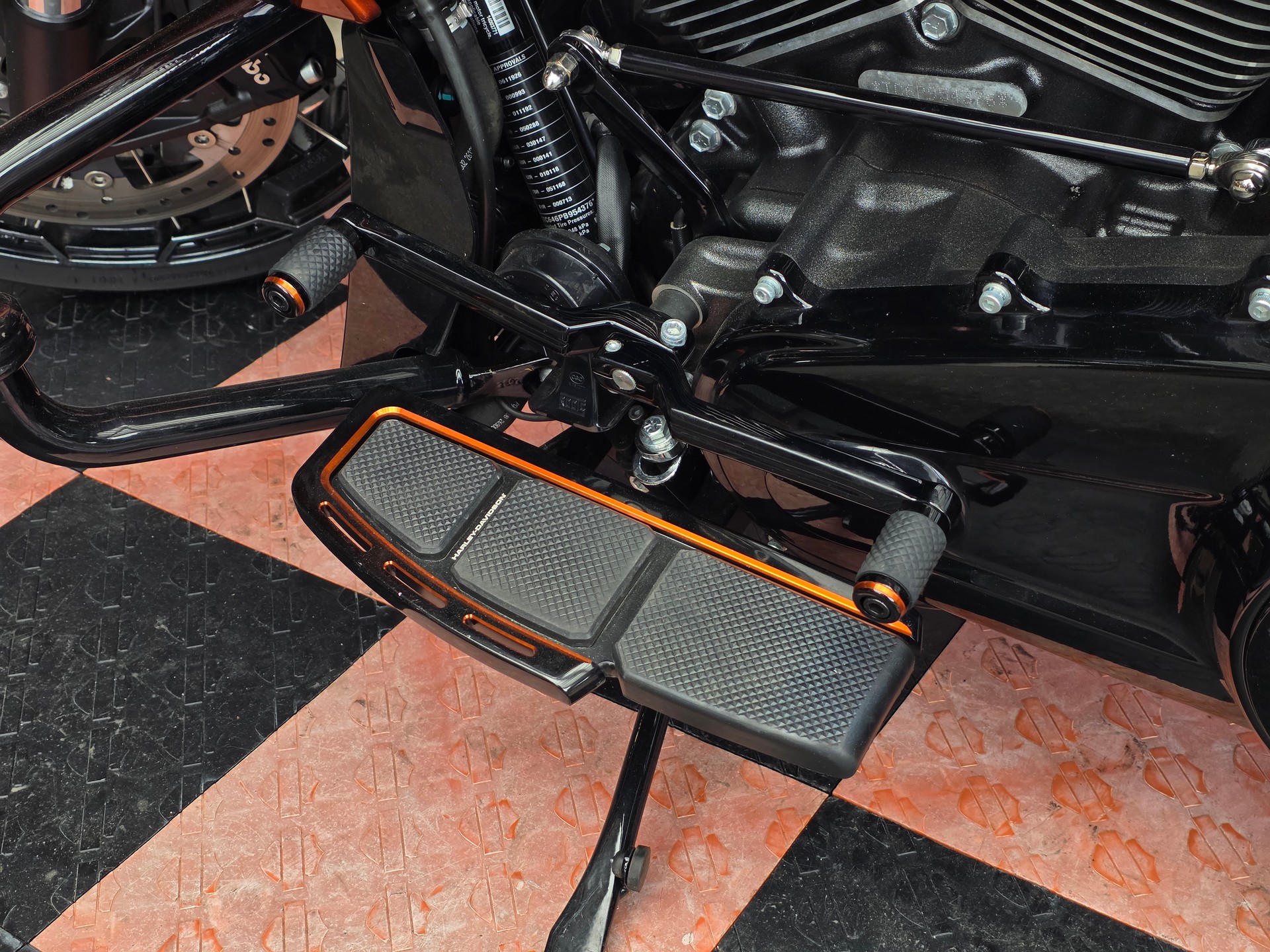 HARLEY-DAVIDSON FLTRXSE Road Glide 121 CVO-image-12