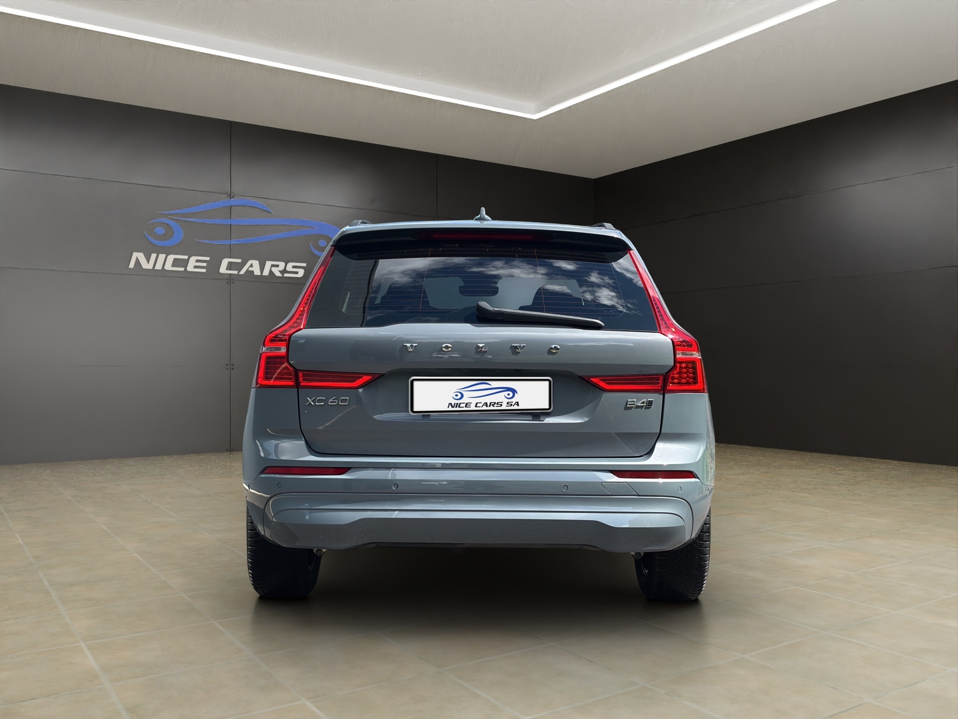 VOLVO XC60 B4 Diesel Mild Hybrid AWD Momentum Geartronic-showroom-element-3