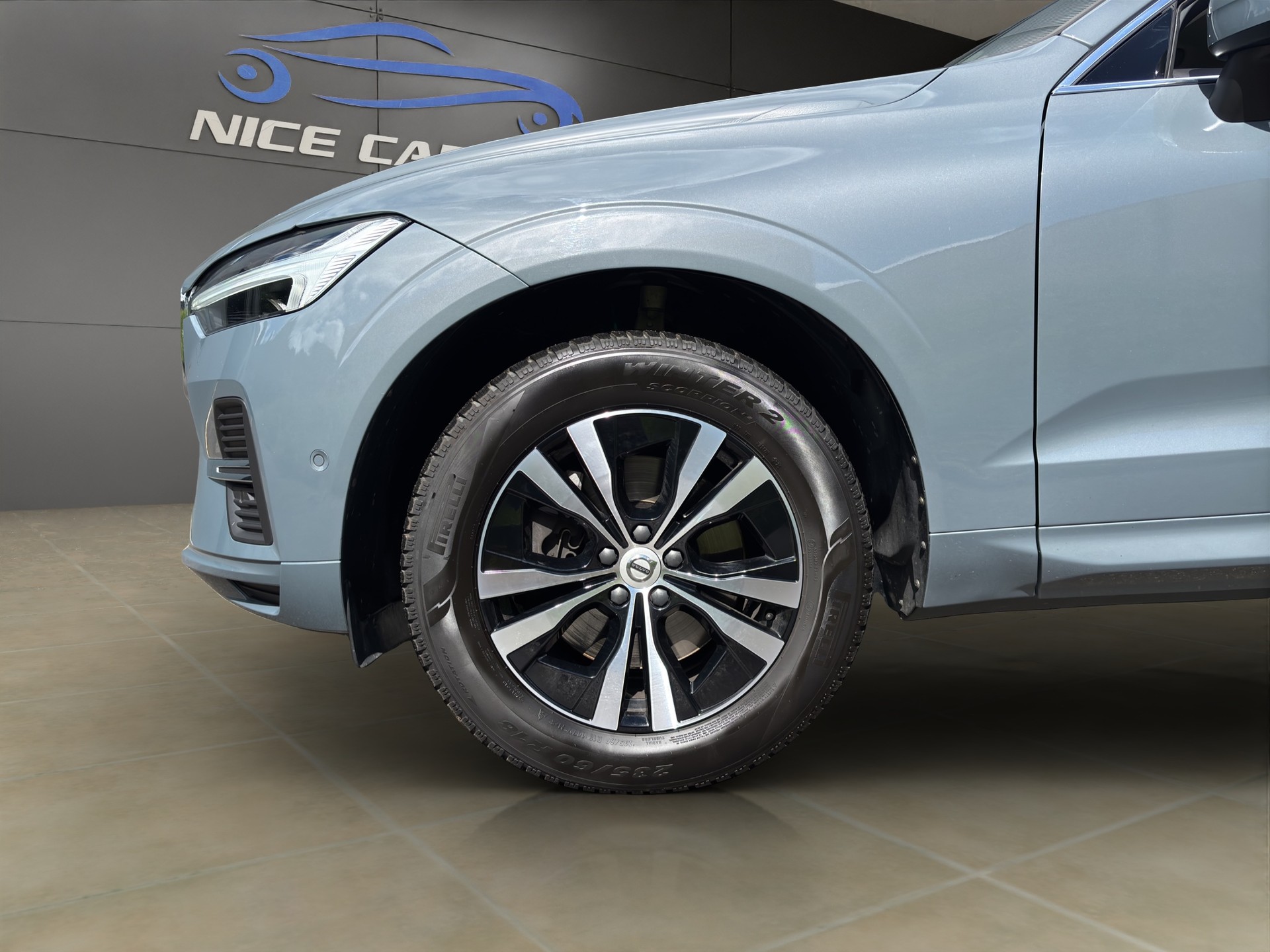 VOLVO XC60 B4 Diesel Mild Hybrid AWD Momentum Geartronic-image-11