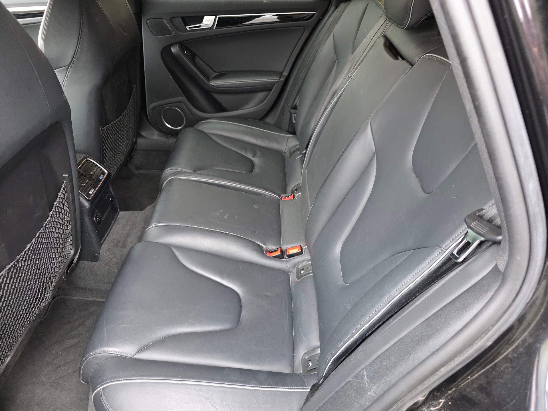 AUDI RS4 Avant 4.2 FSI V8 quattro S-tronic-image-5