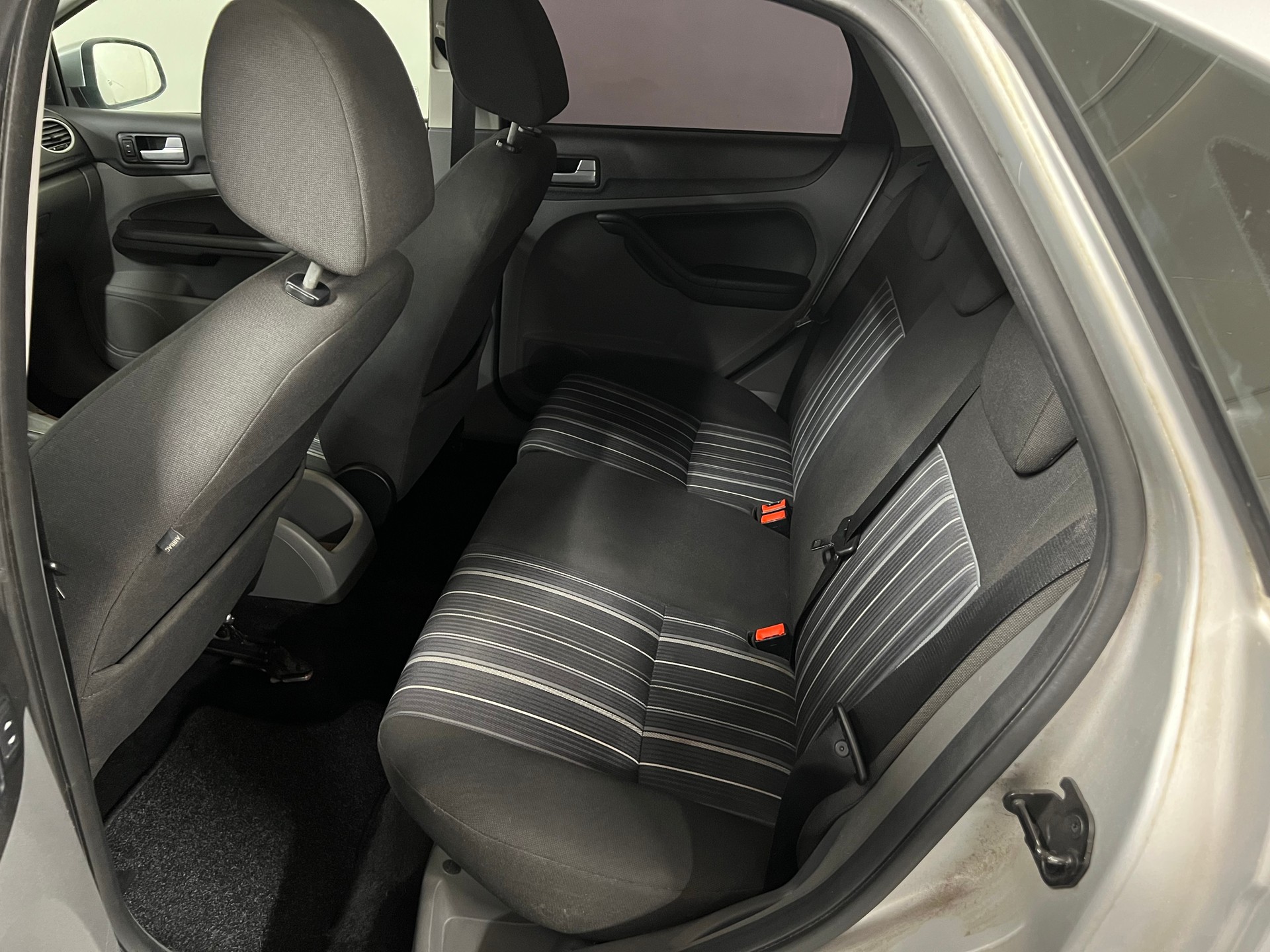 FORD Focus 1.6i VCT Carving-image-12