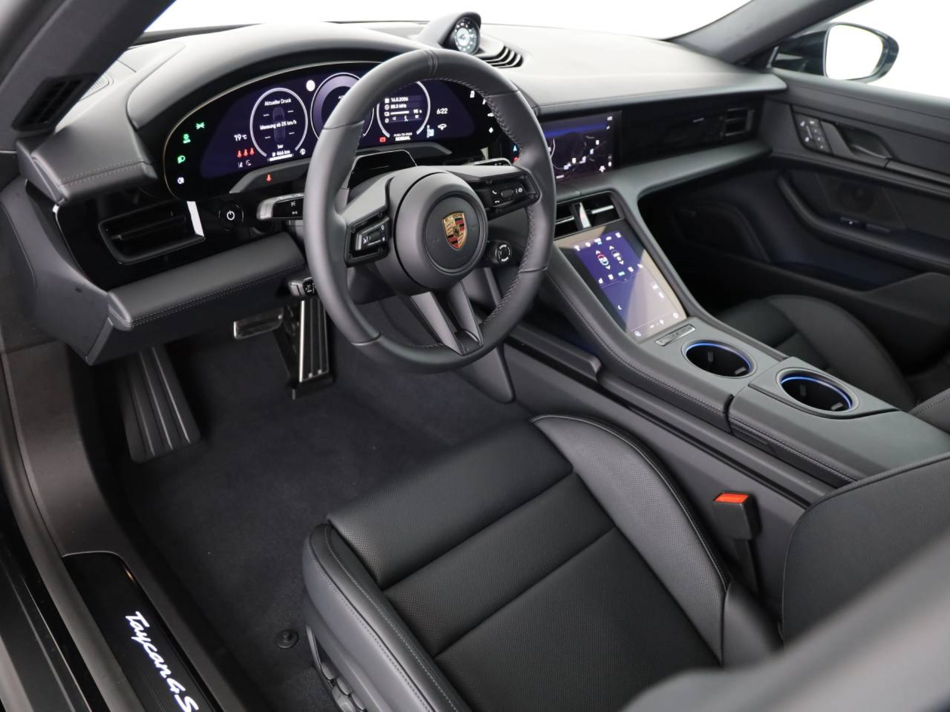 PORSCHE Taycan 4S Sport Turismo Black Edition-showroom-element-3