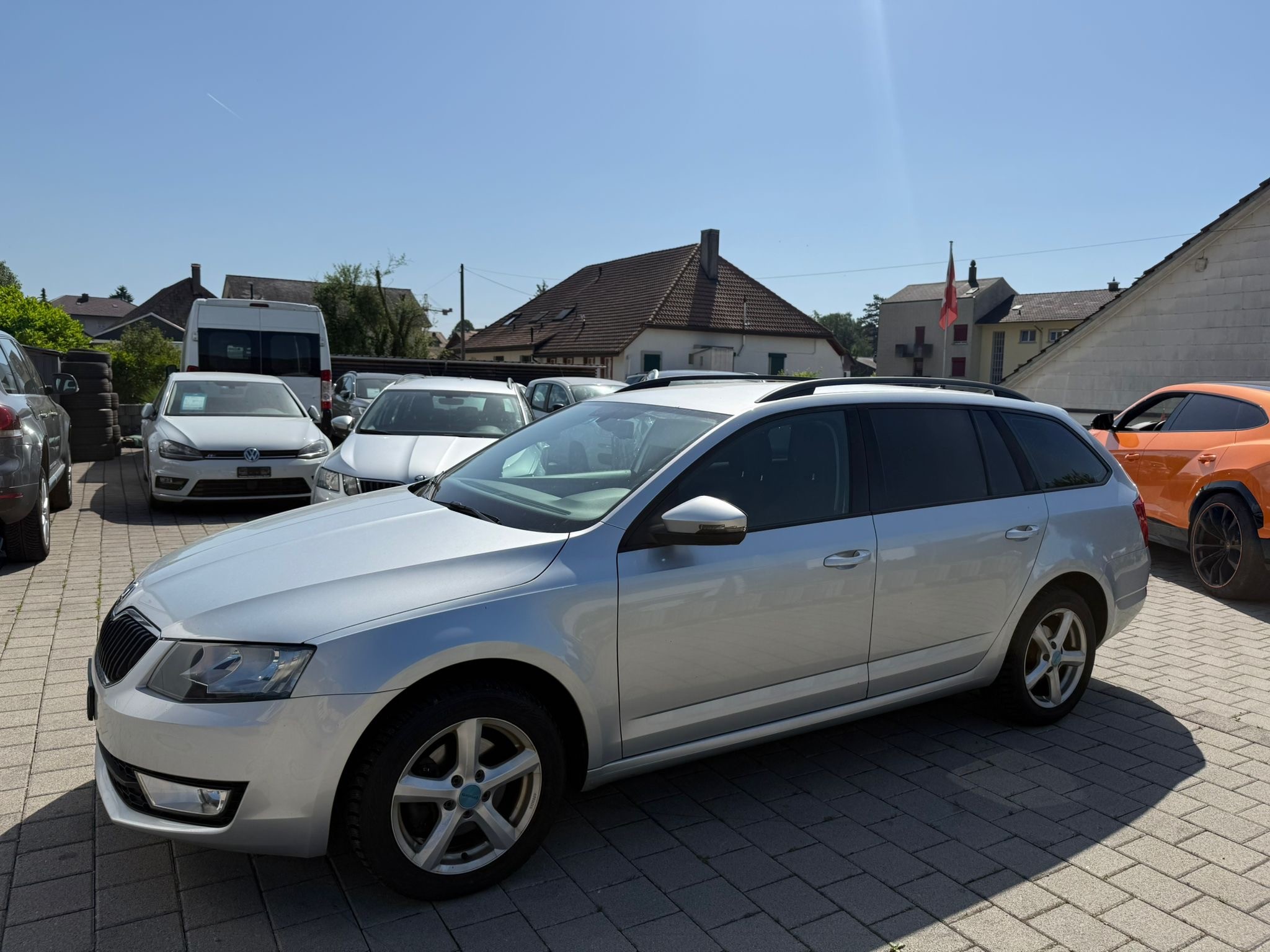 SKODA Octavia Combi 2.0 TDI Elegance DSG — slika 7