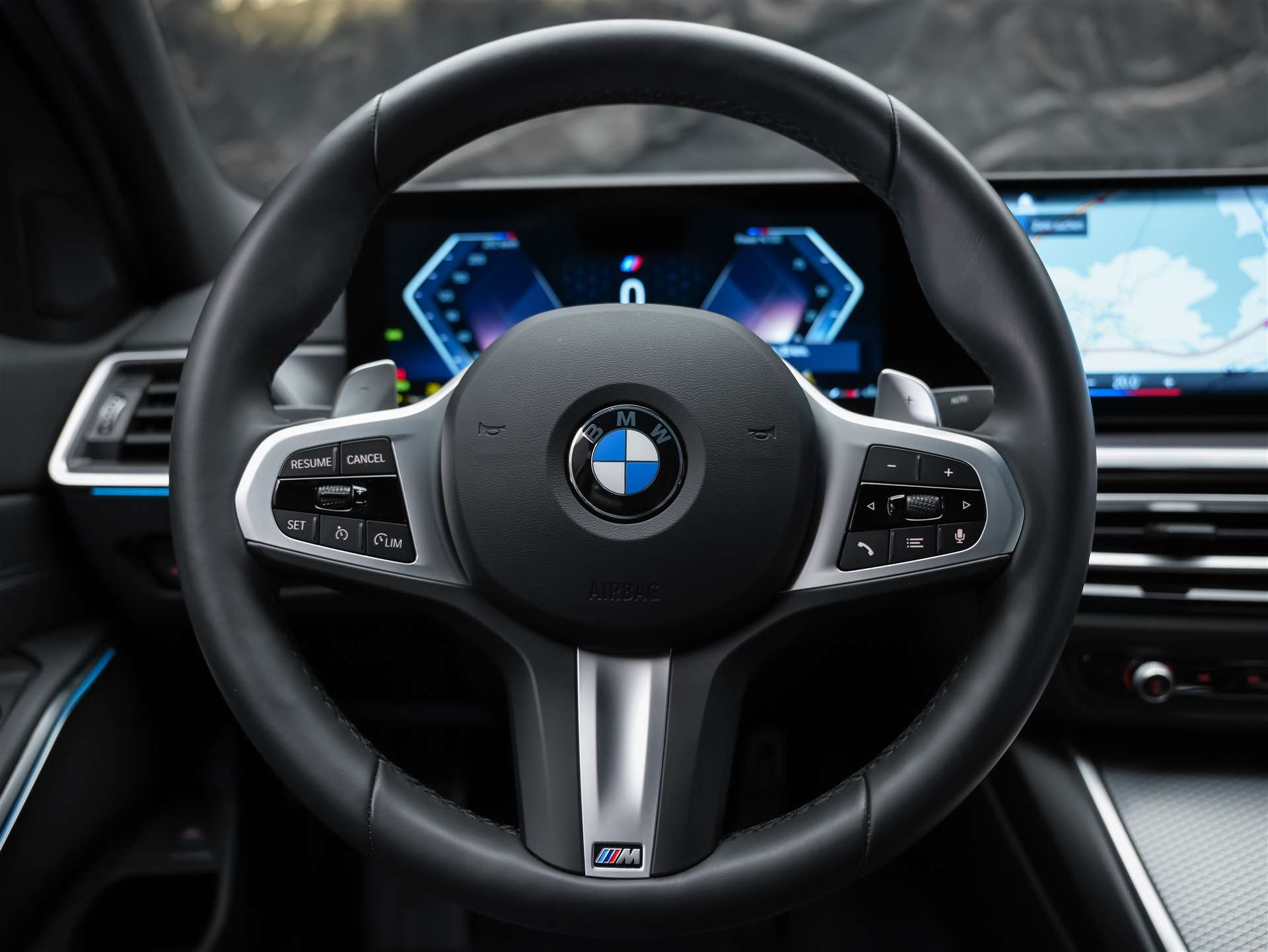 BMW 330i xDrive Steptronic M Sport *Leder*El. Sitze*Head-Up*360° Kamera*-image-25