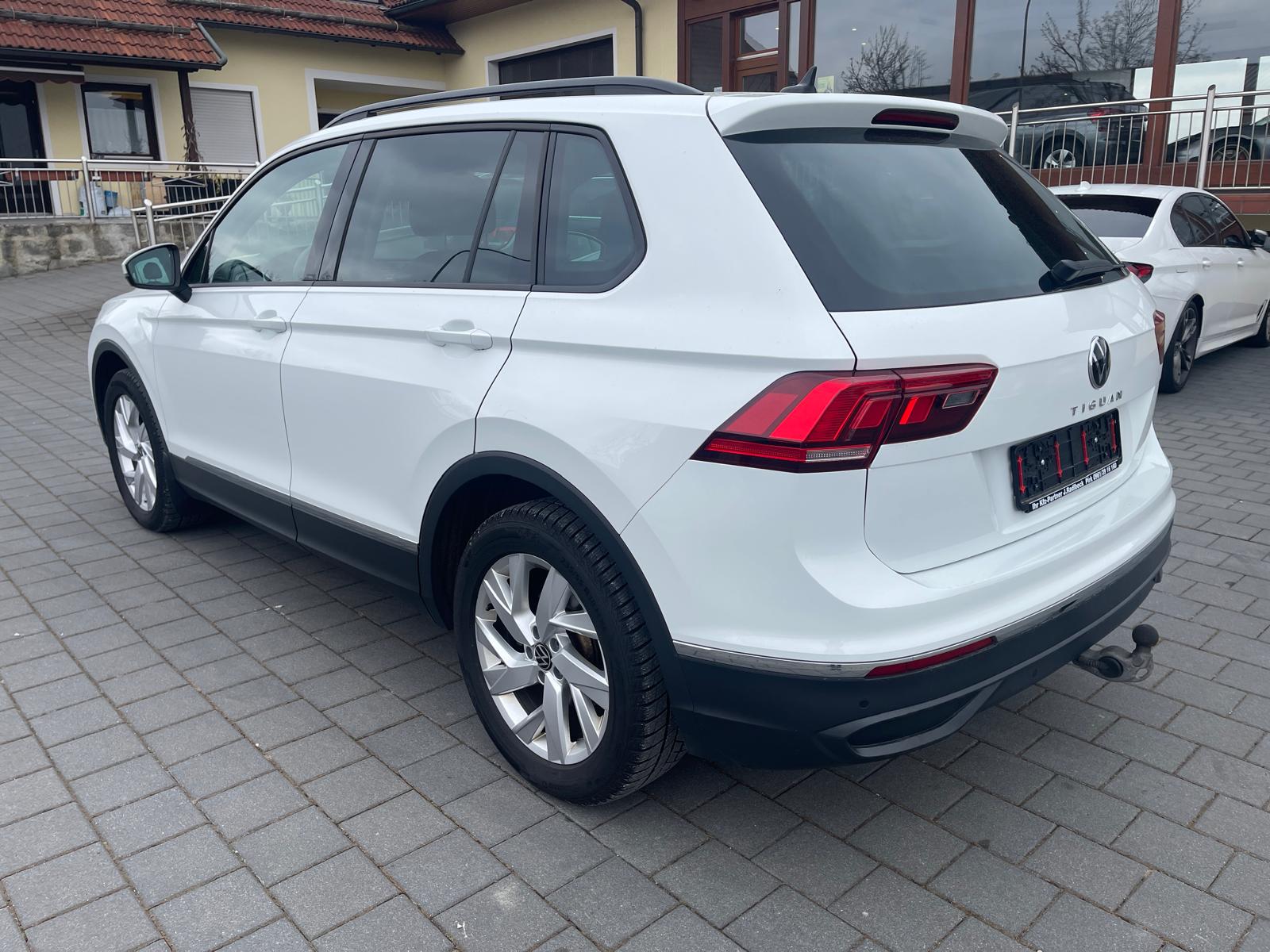 VW Tiguan 1.5TSI Evo Life DSG-showroom-element-1