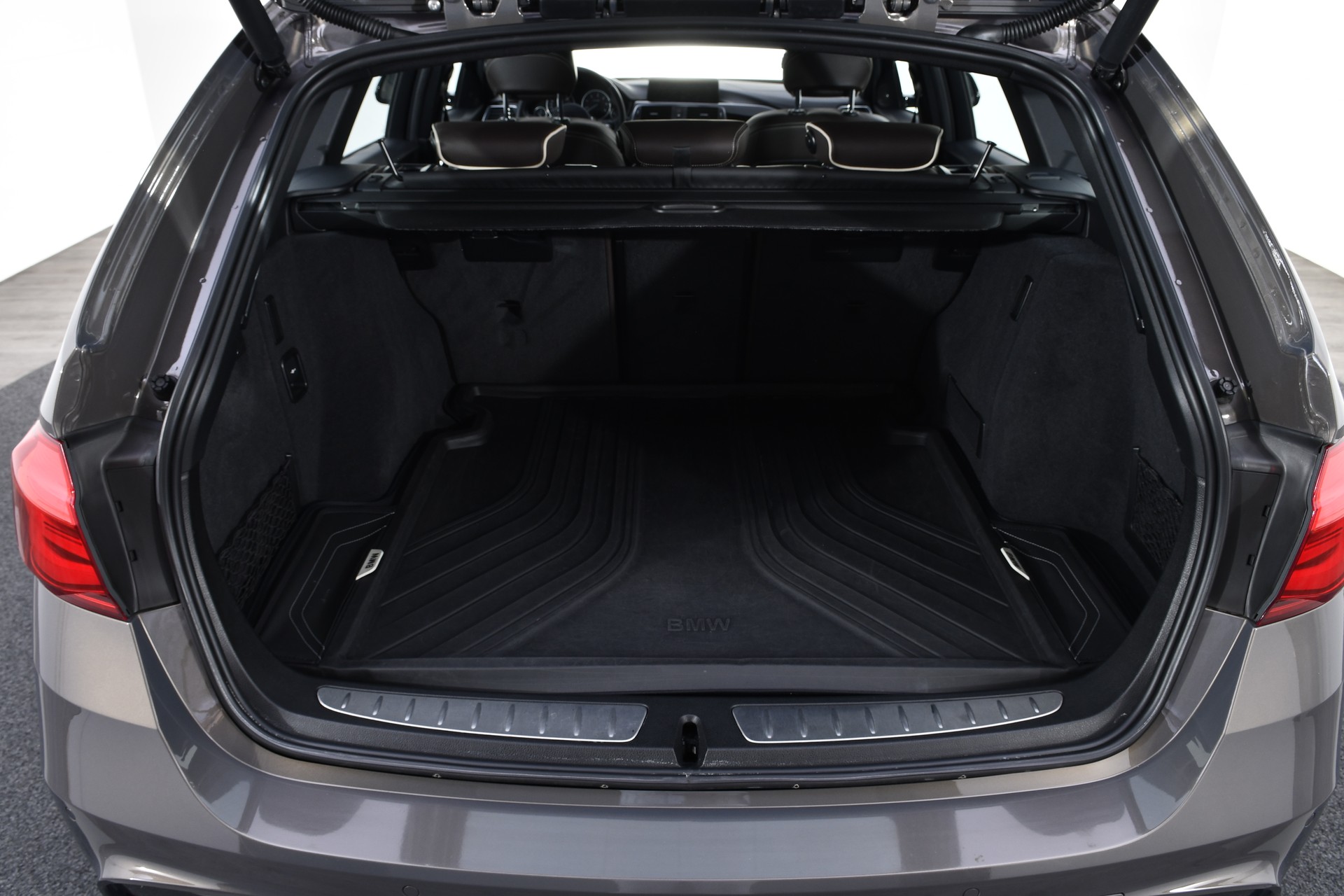 BMW 330d xDrive Touring M Sport Line Steptronic-image-21
