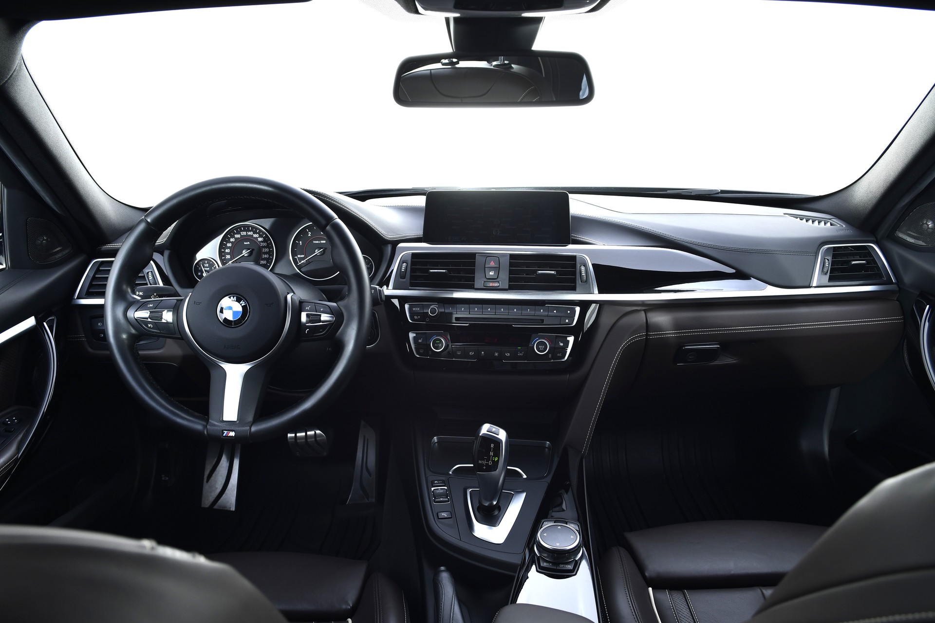 BMW 330d xDrive Touring M Sport Line Steptronic-image-12