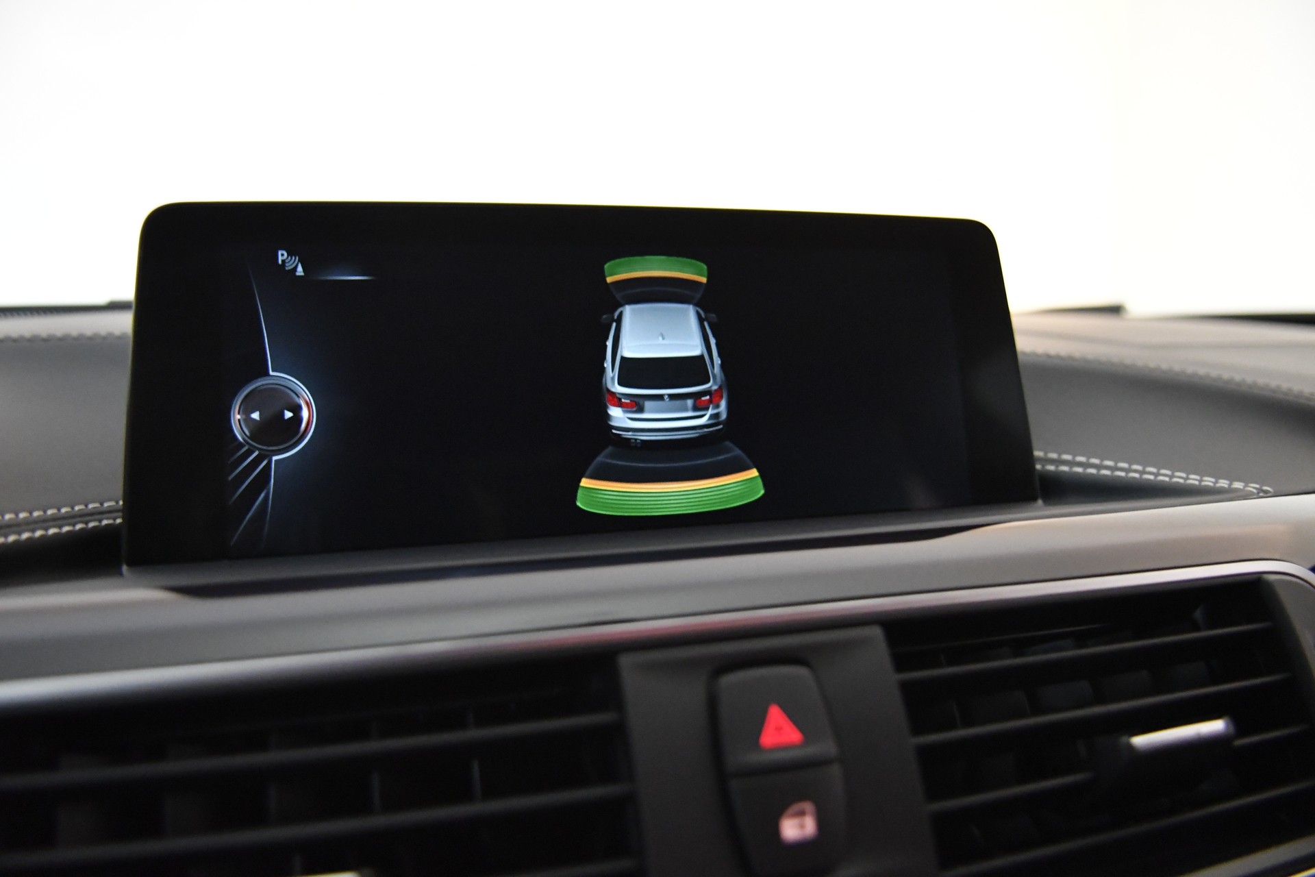 BMW 330d xDrive Touring M Sport Line Steptronic-image-17