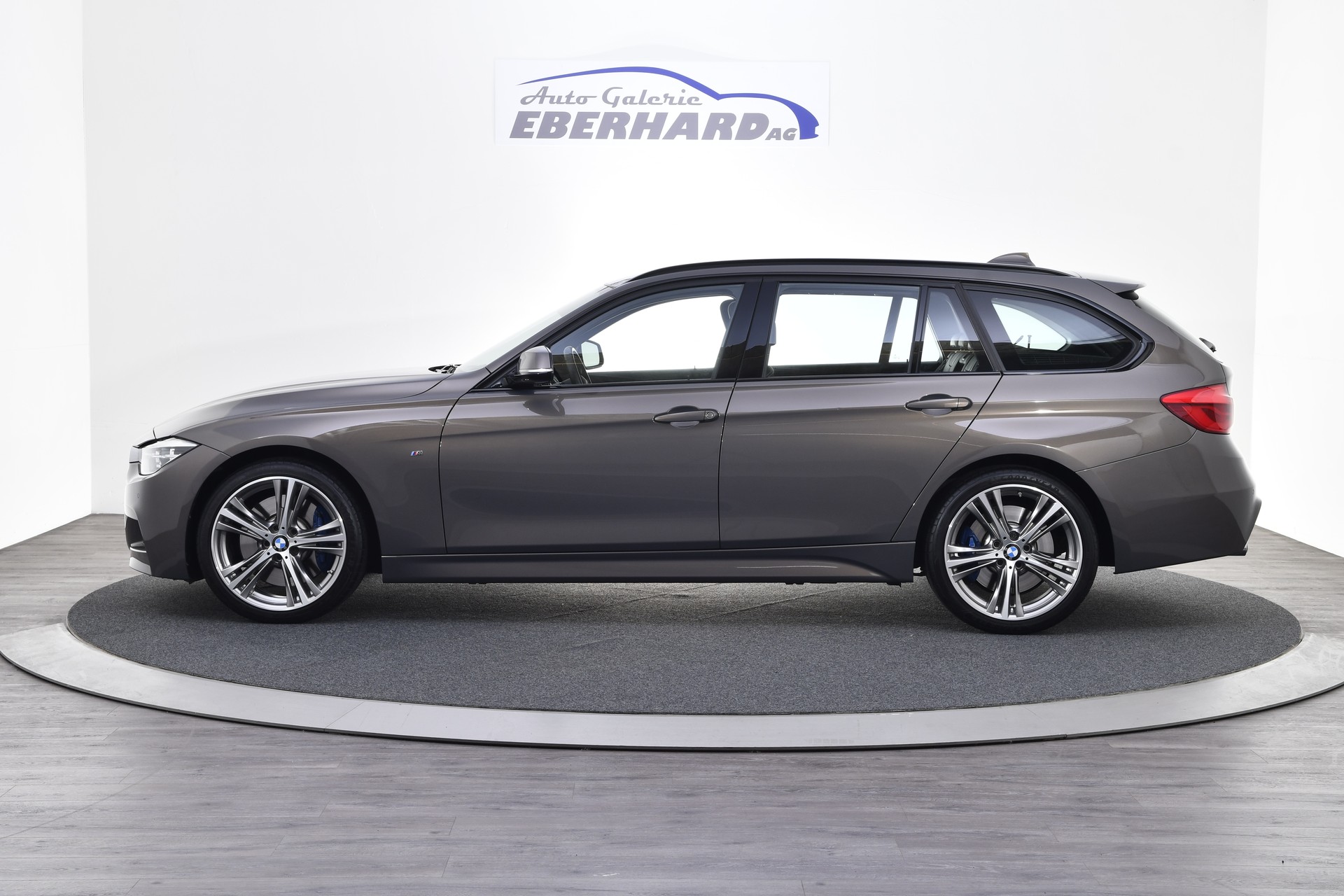 BMW 330d xDrive Touring M Sport Line Steptronic-image-1