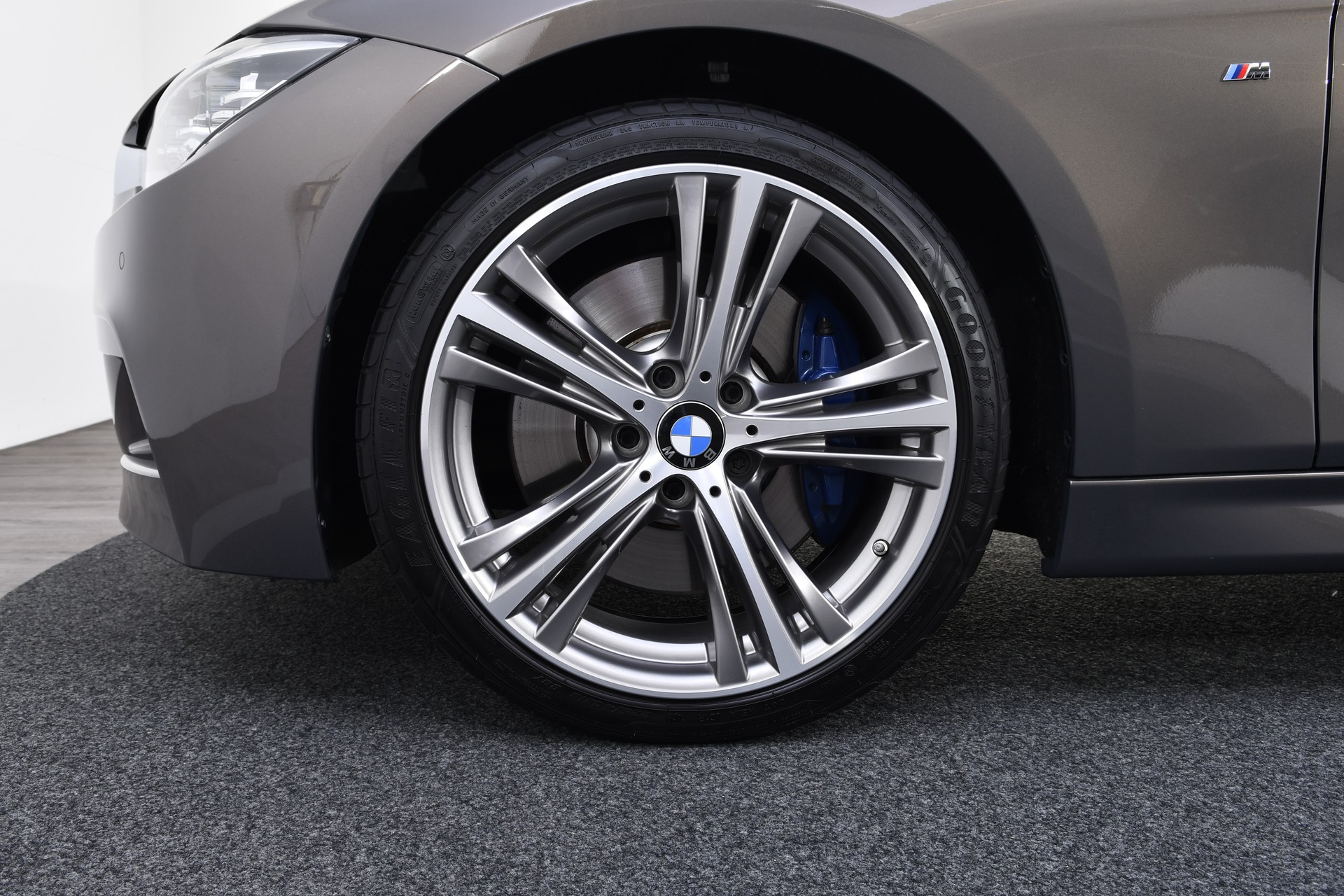 BMW 330d xDrive Touring M Sport Line Steptronic-image-22