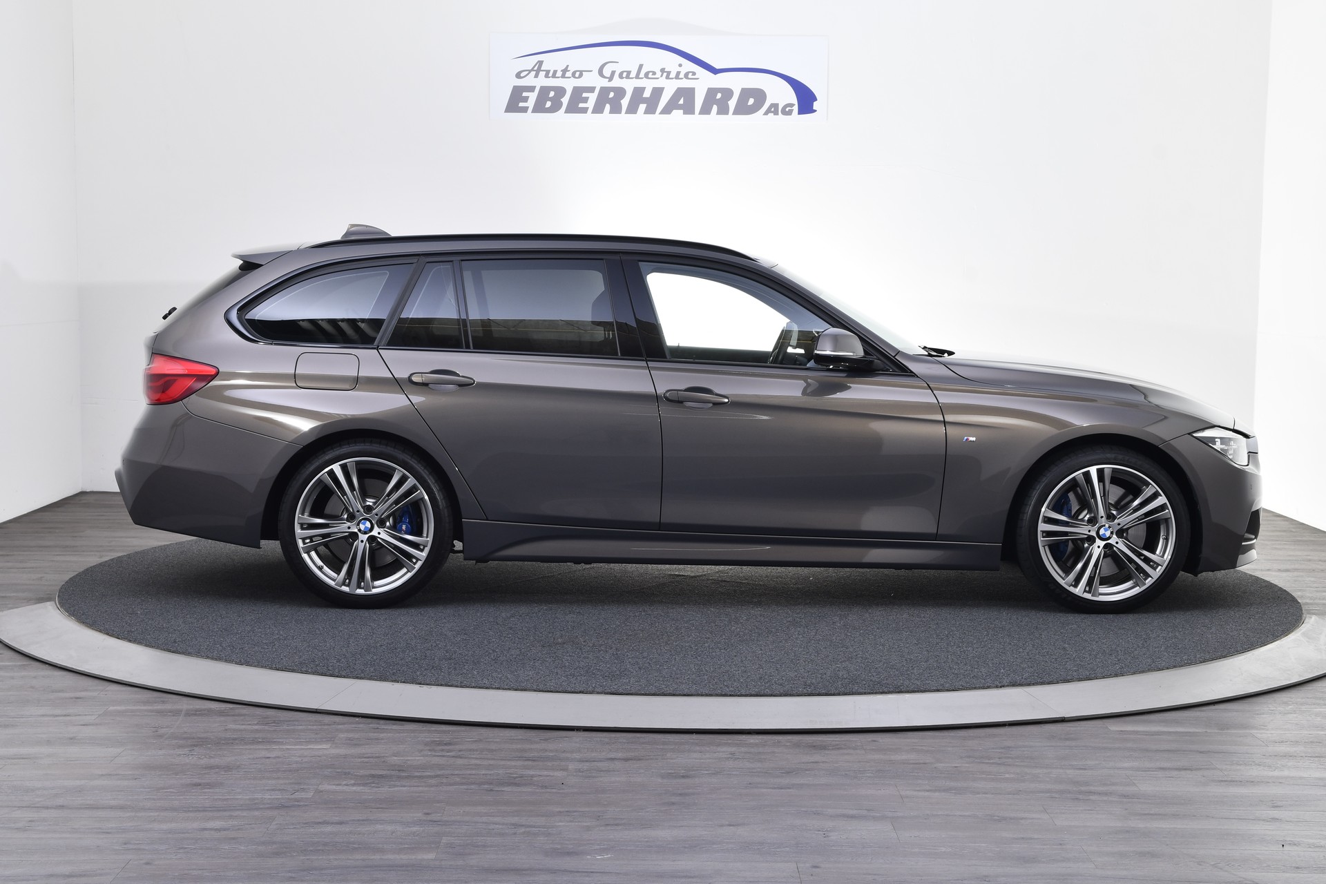 BMW 330d xDrive Touring M Sport Line Steptronic-image-5
