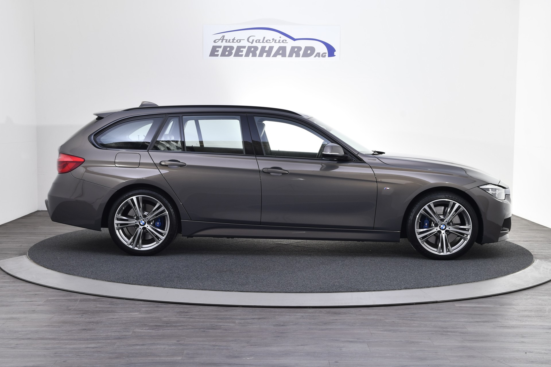 BMW 330d xDrive Touring M Sport Line Steptronic-image-5
