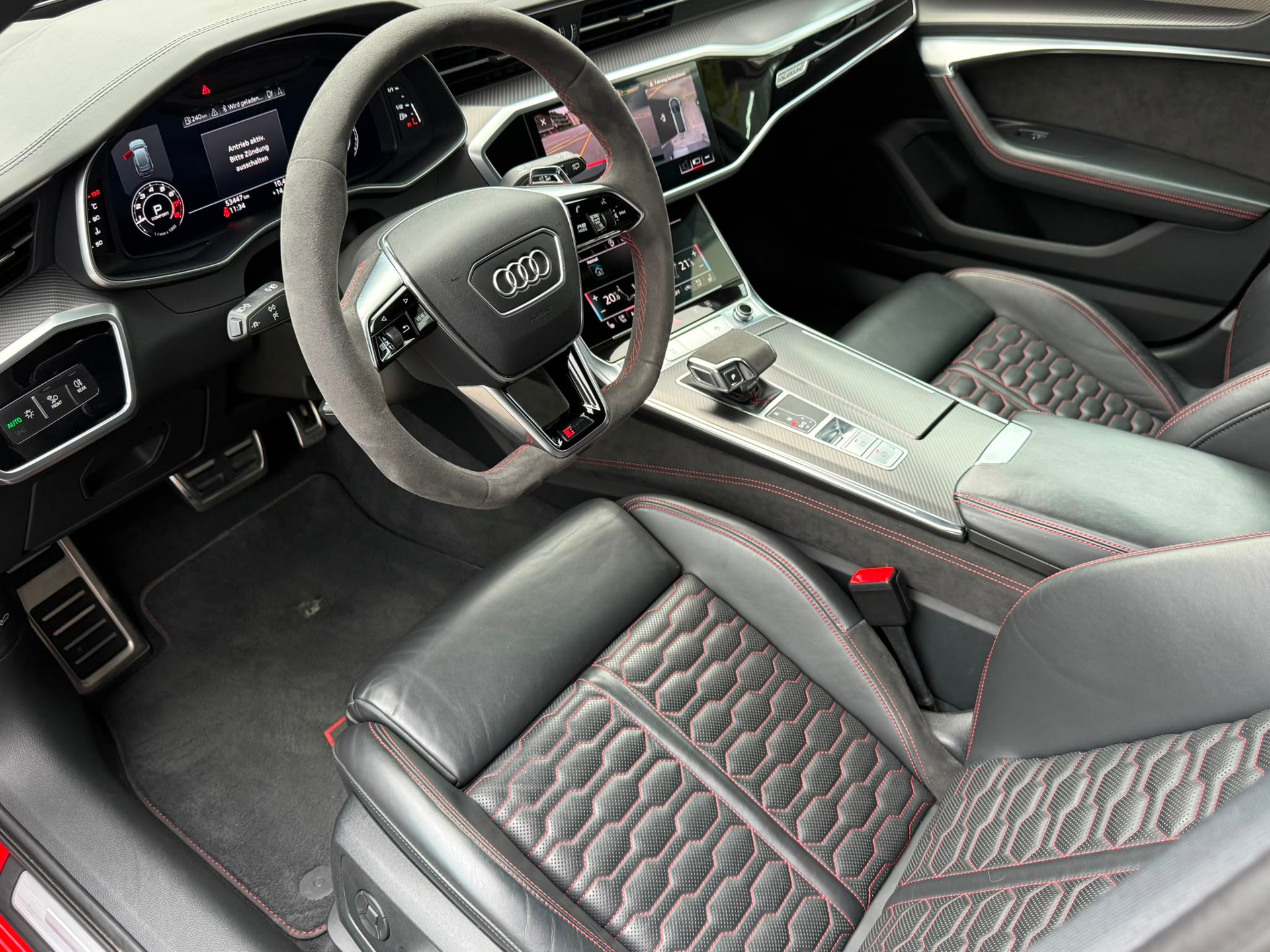 AUDI RS6 Avant 4.0 TFSI V8 quattro-image-12
