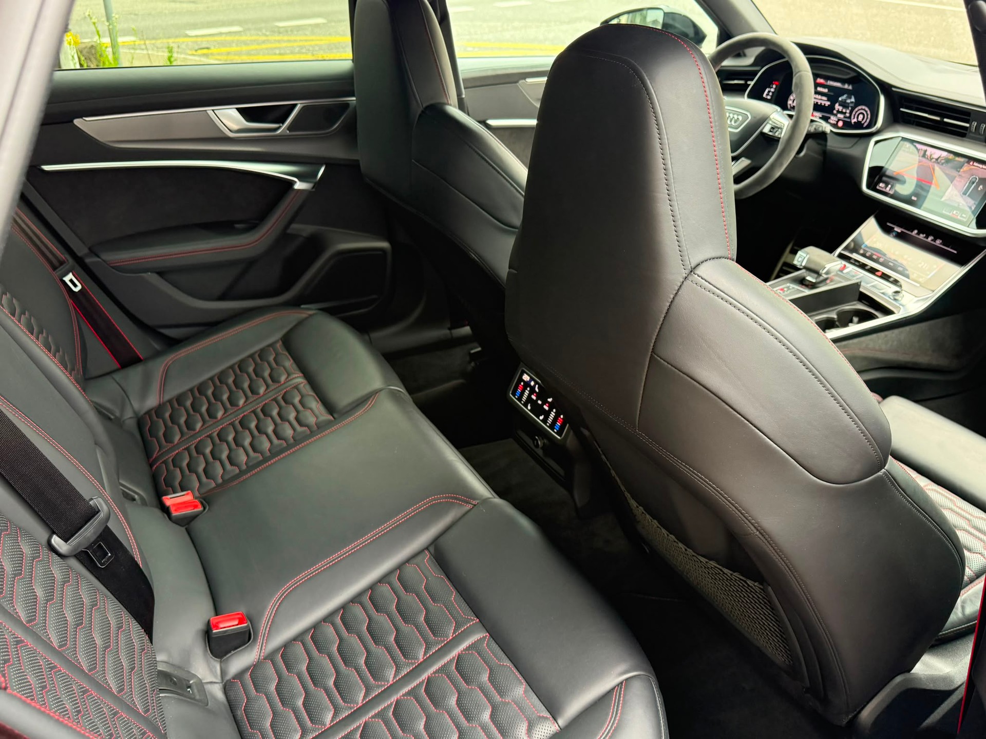 AUDI RS6 Avant 4.0 TFSI V8 quattro-image-11