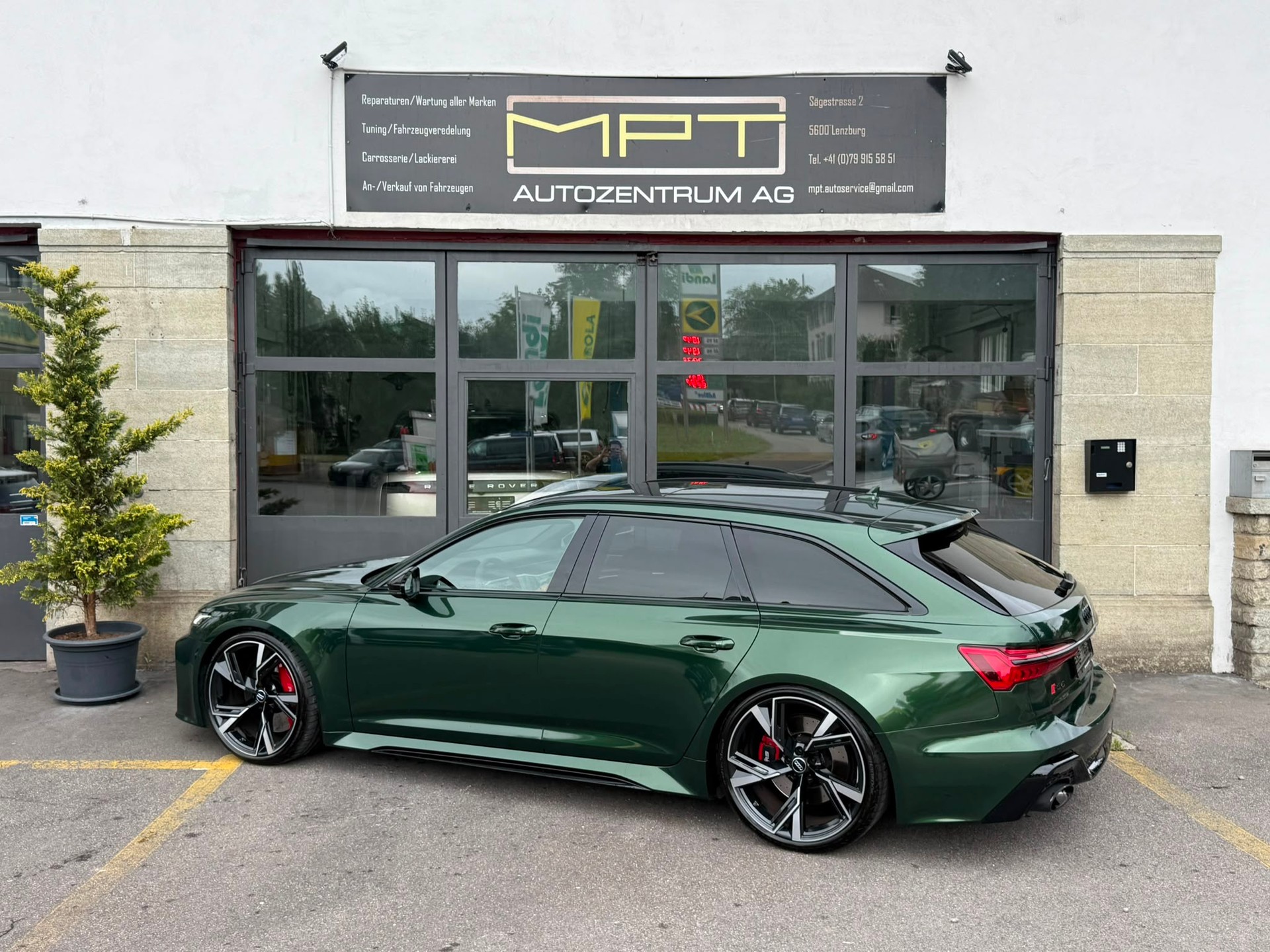 AUDI RS6 Avant 4.0 TFSI V8 quattro-image-2