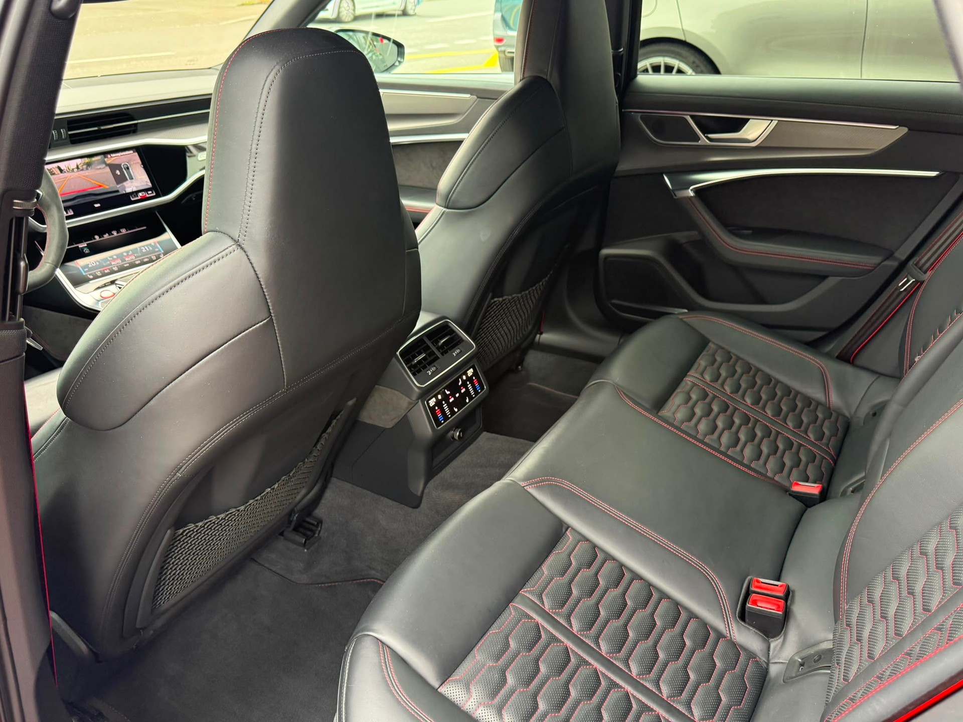 AUDI RS6 Avant 4.0 TFSI V8 quattro-image-13