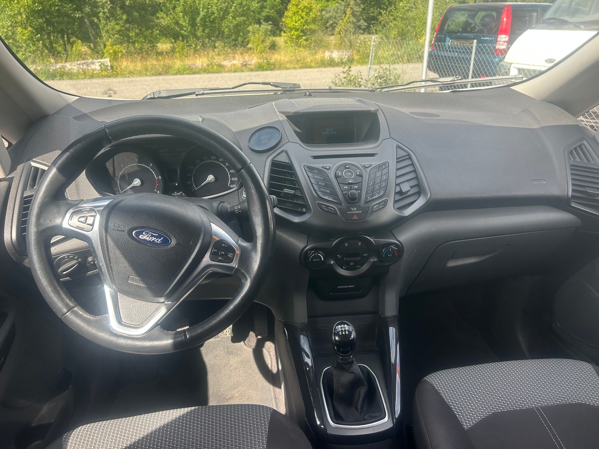 FORD EcoSport 1.5 TDCi Titanium-image-6