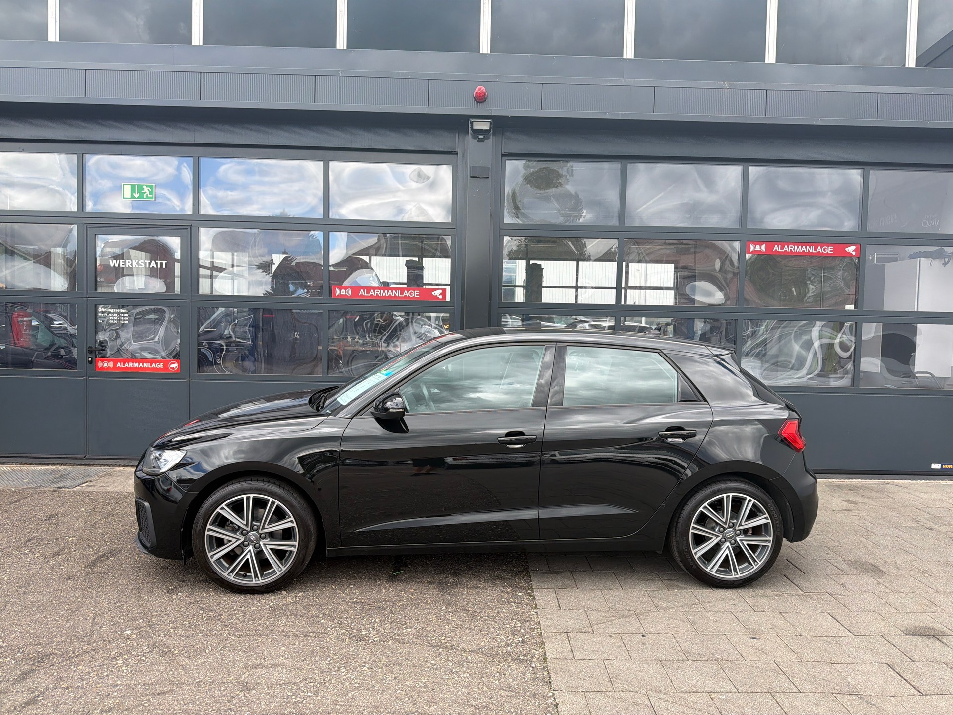 AUDI A1 Sportback 30 TFSI S-tronic-image-2