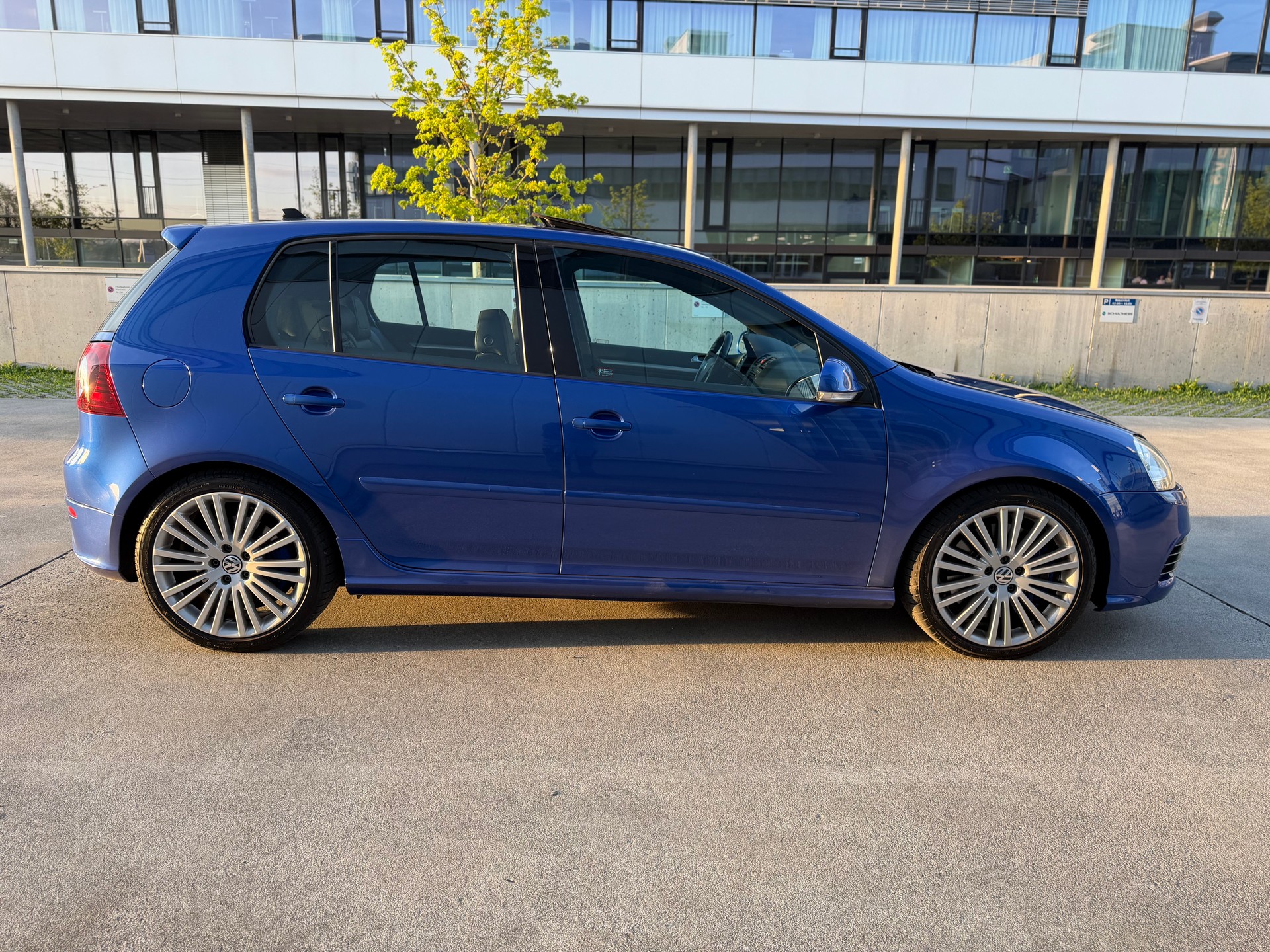 VW Golf R32 4Motion-image-5