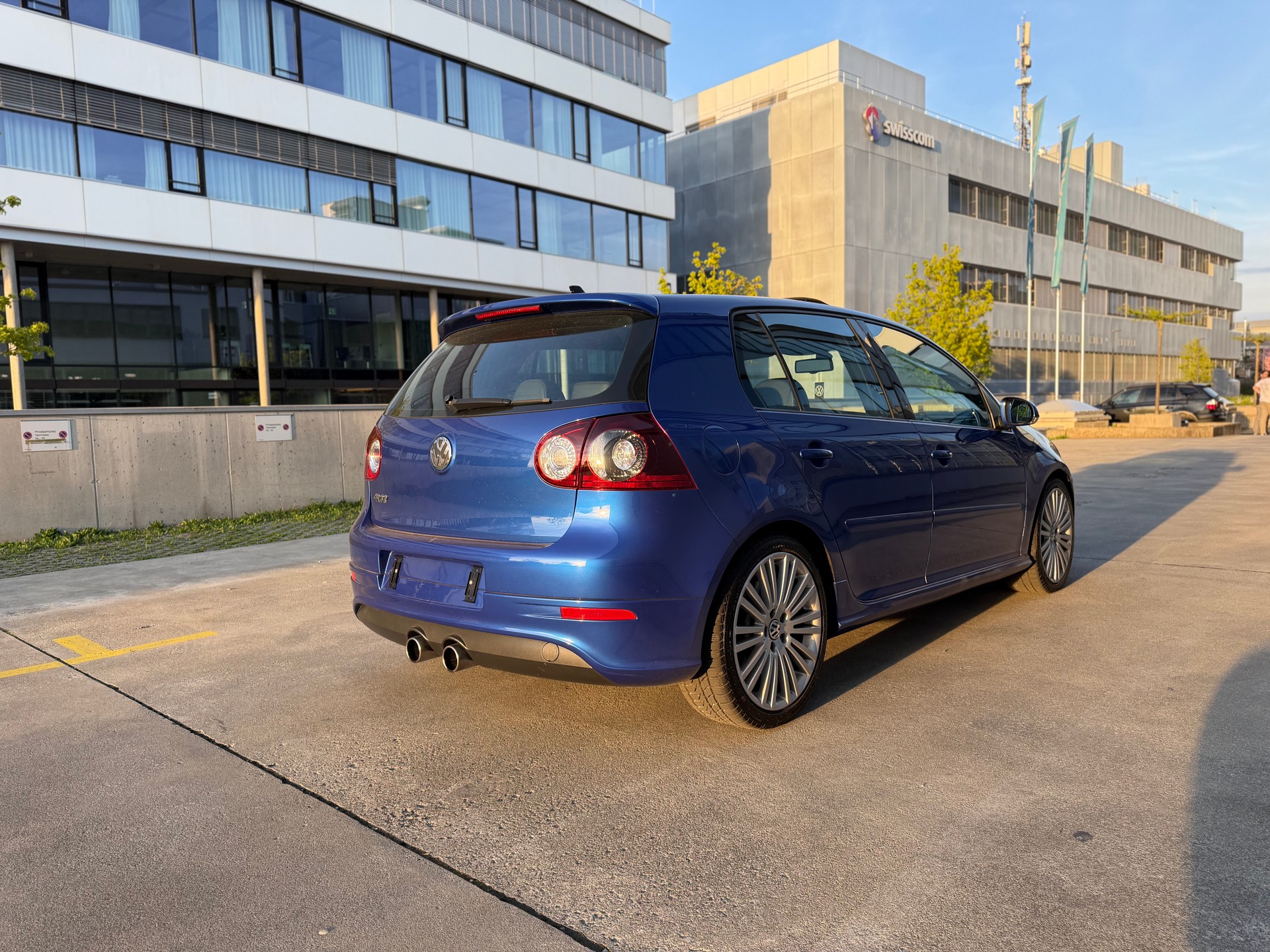 VW Golf R32 4Motion-image-4