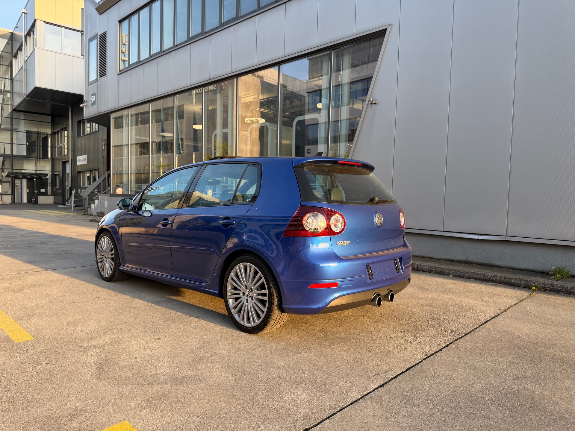 VW Golf R32 4Motion-image-2
