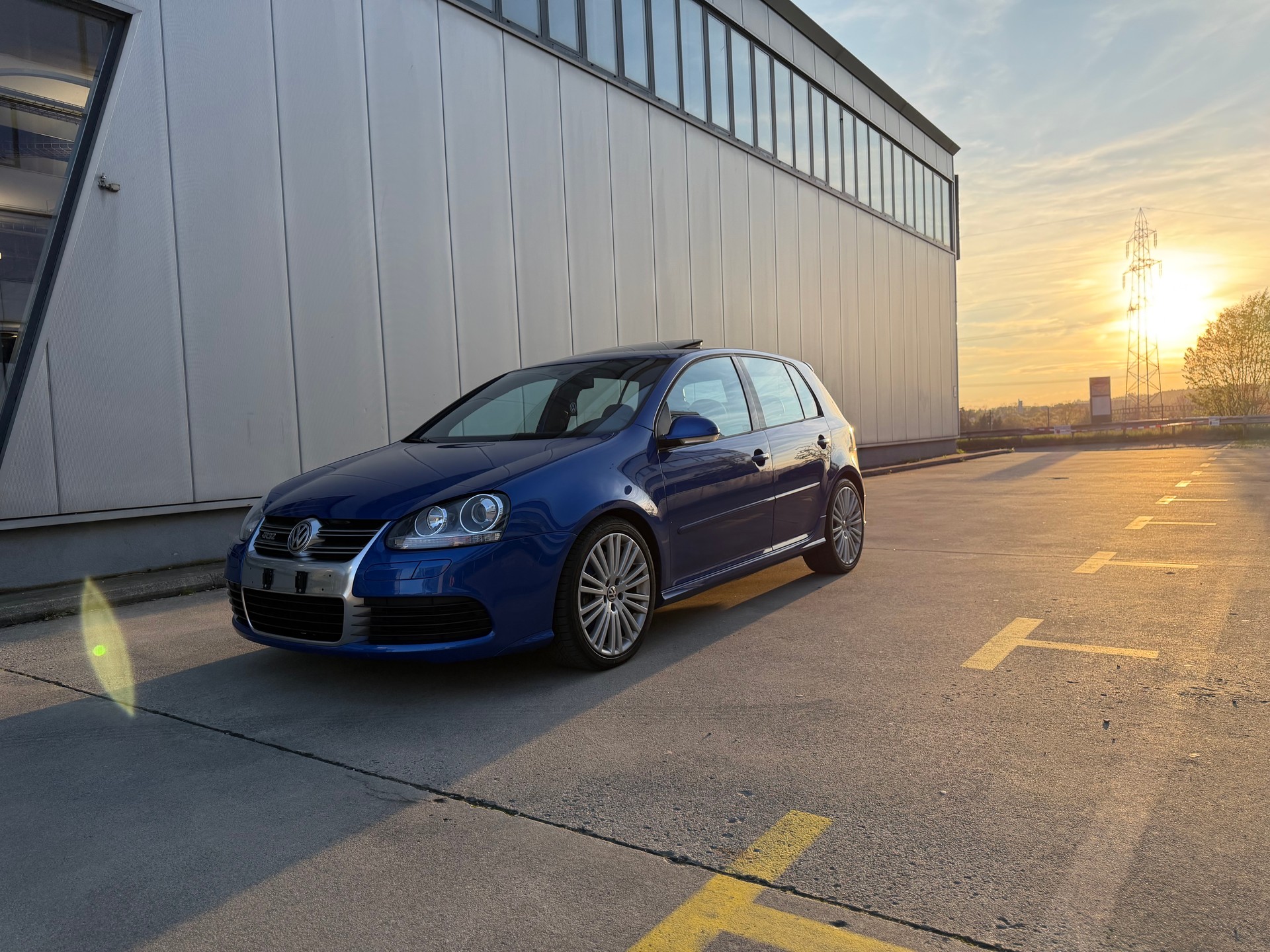 VW Golf R32 4Motion-image-0