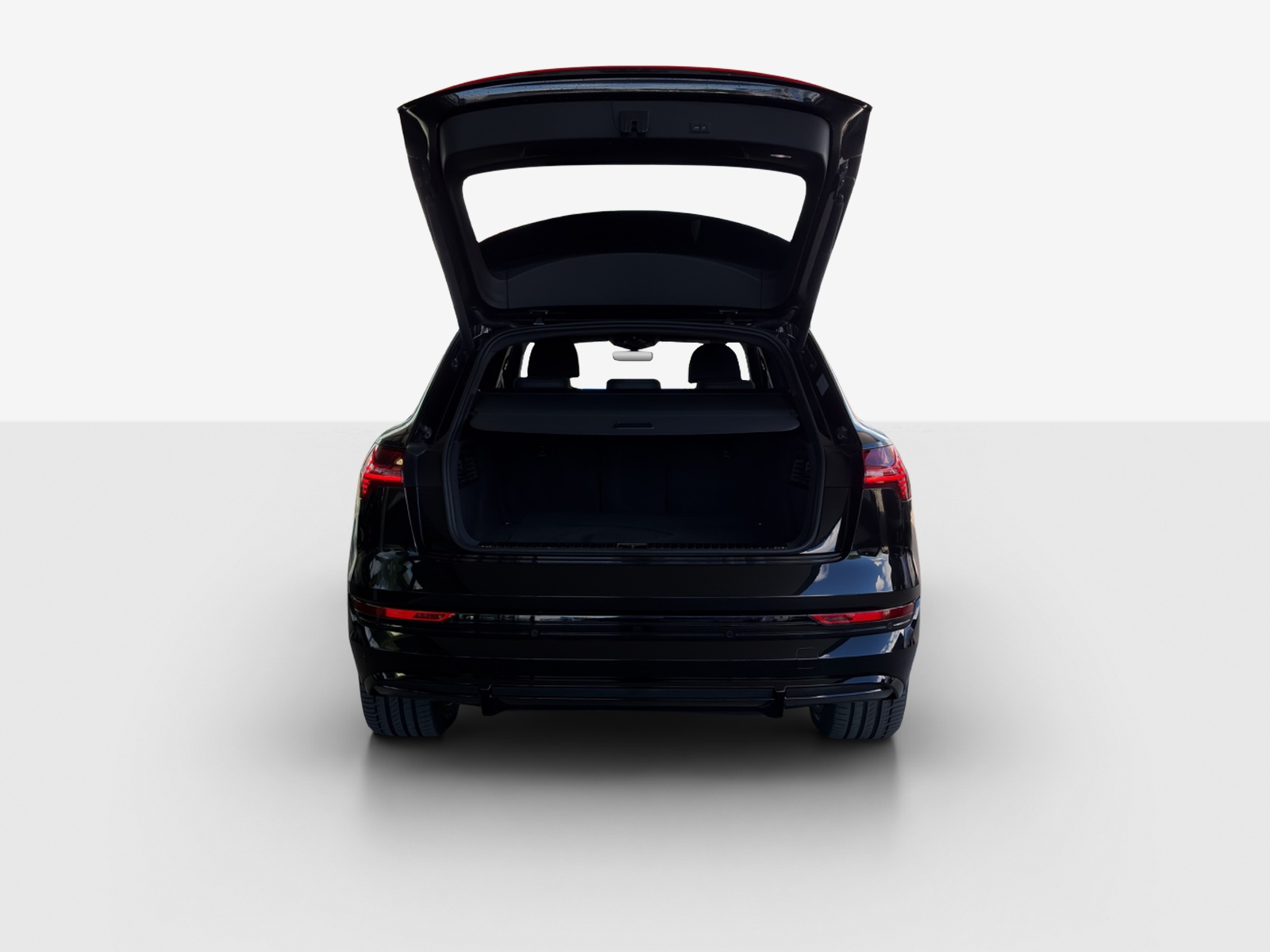 AUDI e-tron 55 S Line Black Edition quattro-image-13